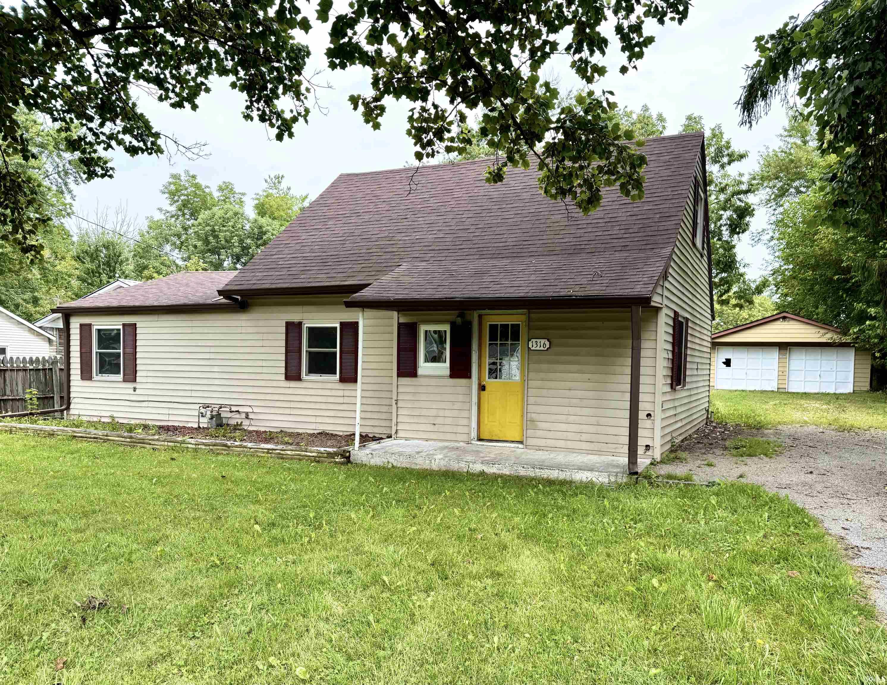 1316 R Avenue Property Photo 1