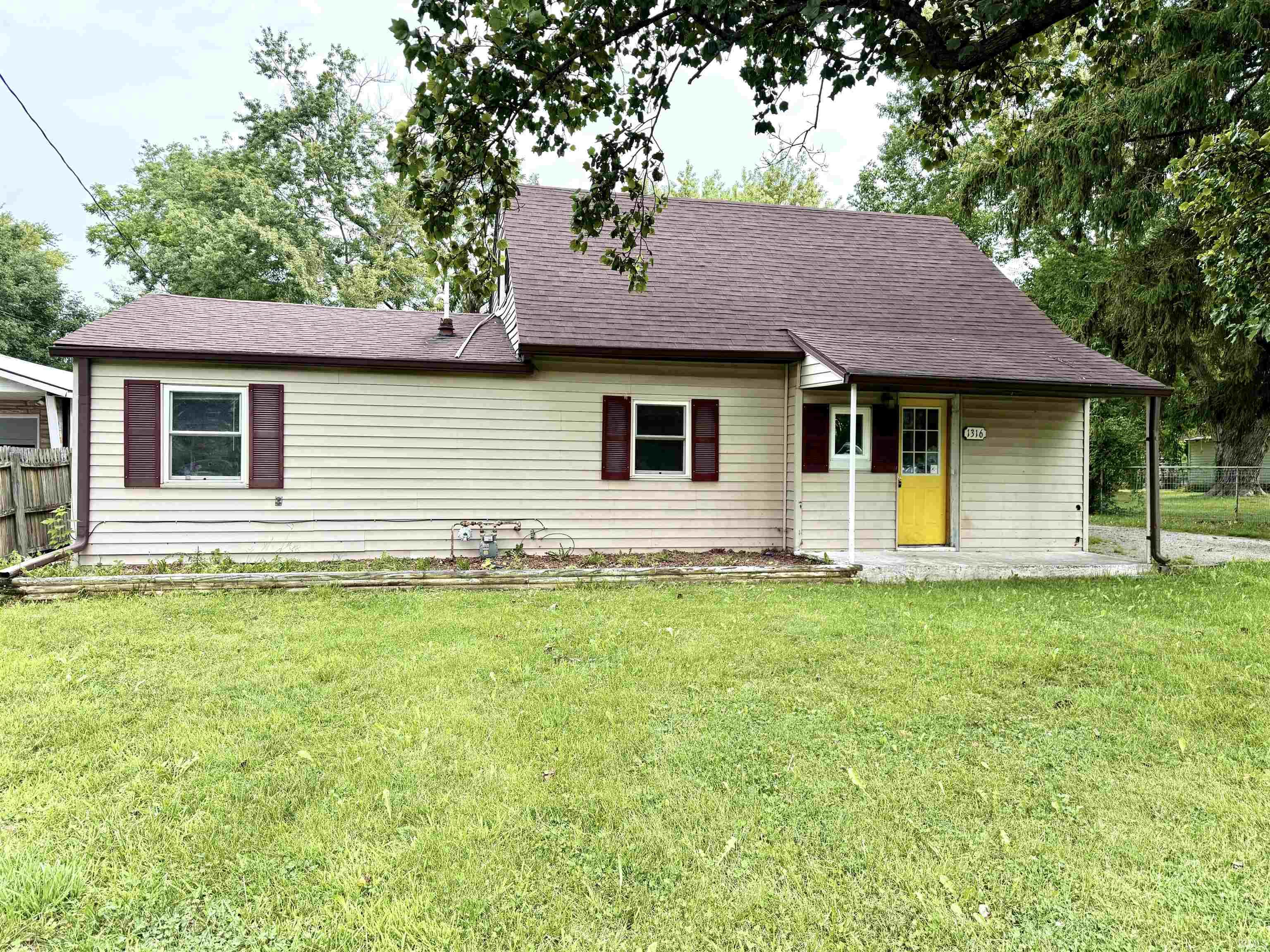 1316 R Avenue Property Photo 1