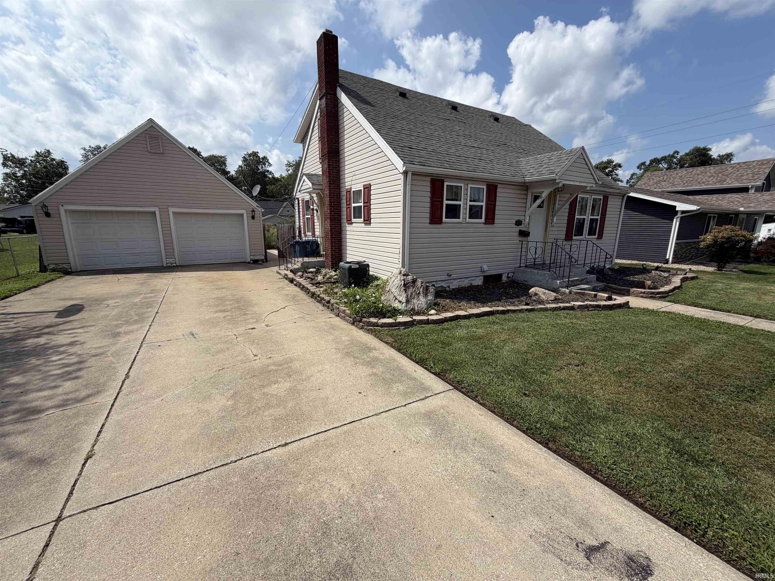 323 N Marshall Street Property Photo 1
