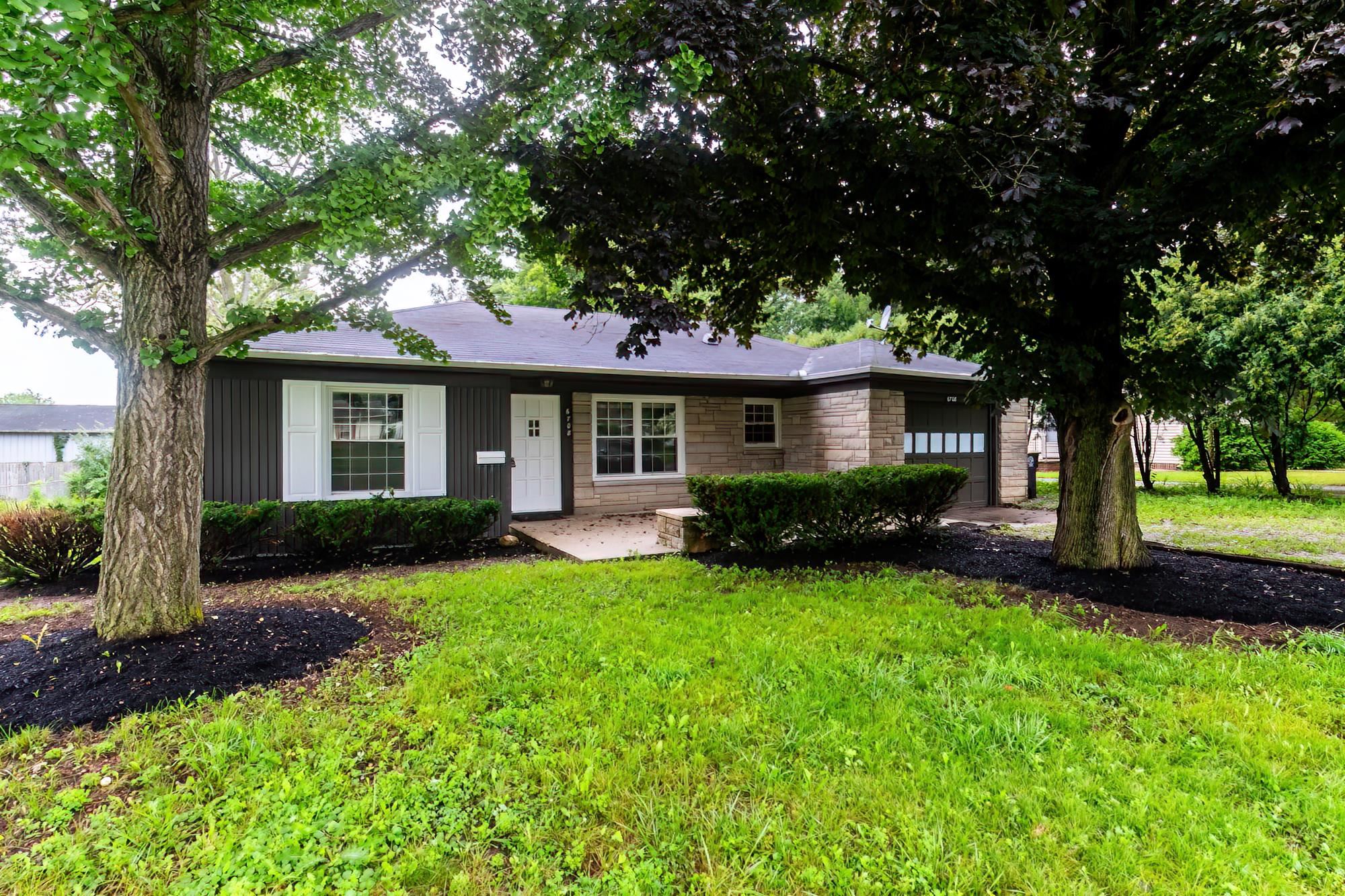 6708 S Calhoun Street Property Photo 1