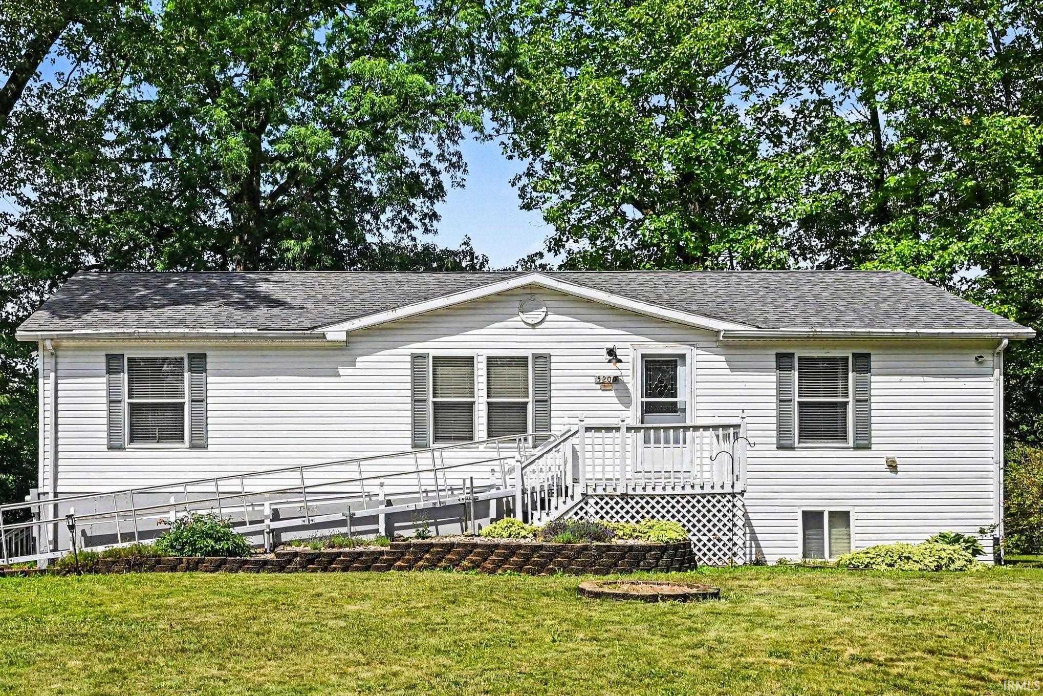 5200 W Lakeview Park Dr Drive Property Photo 1
