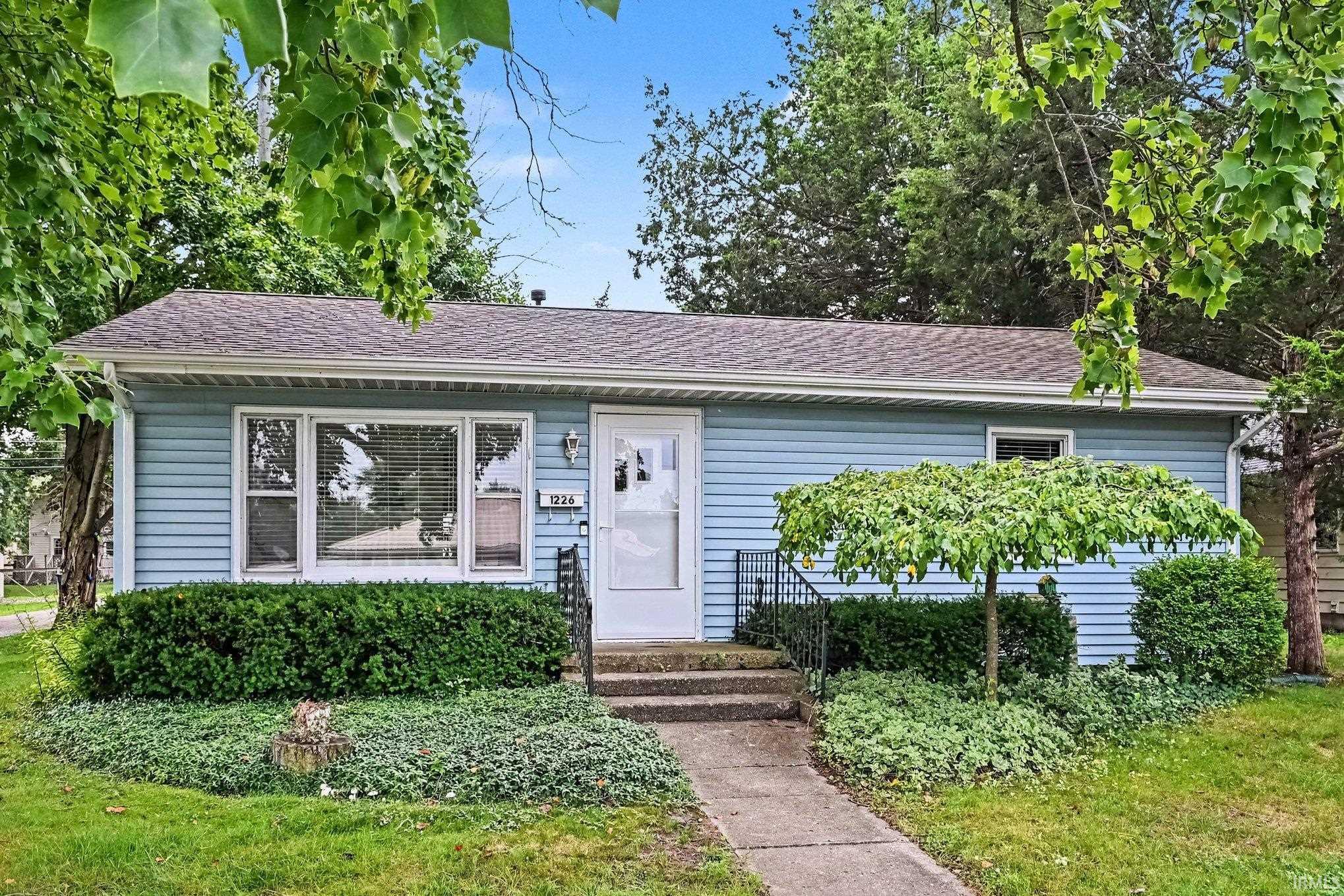 1226 E Clark Street Property Photo 1