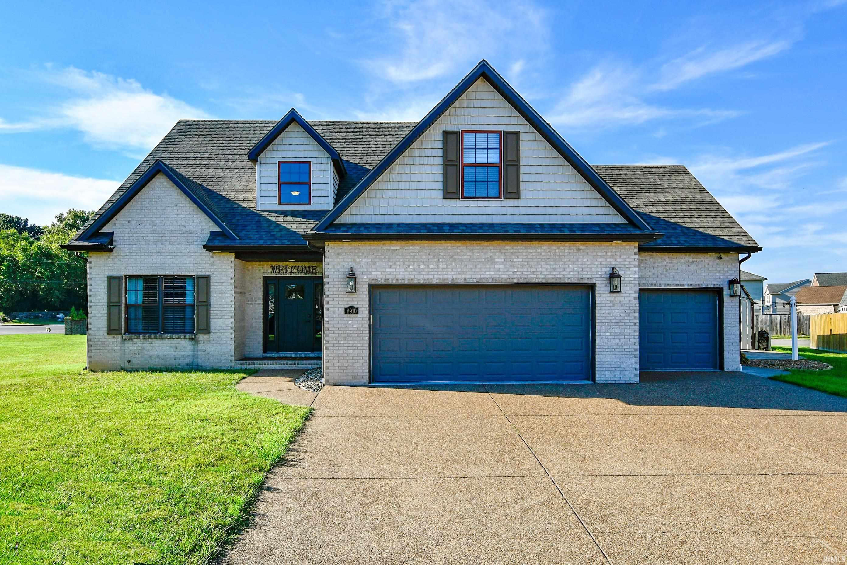 8910 Hedgewood Court Property Photo 1