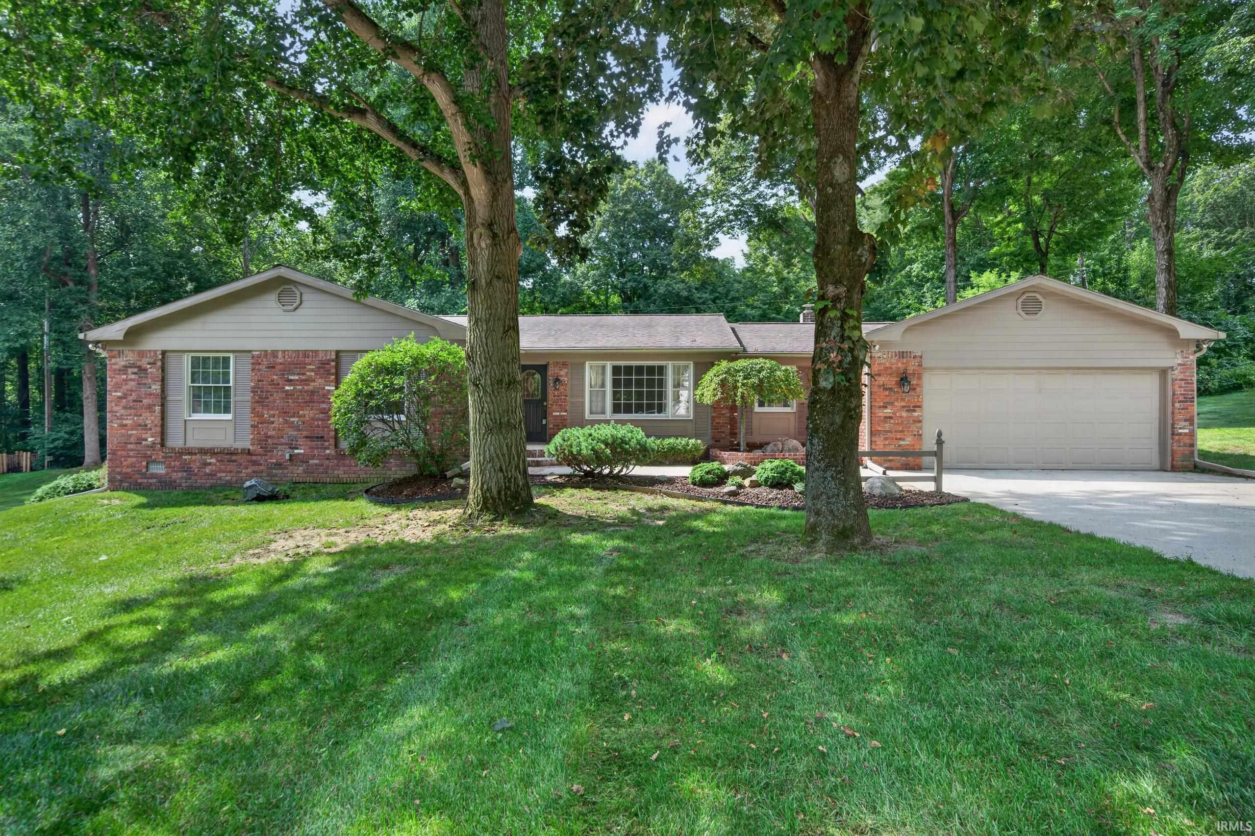1905 W James Drive Property Photo 1