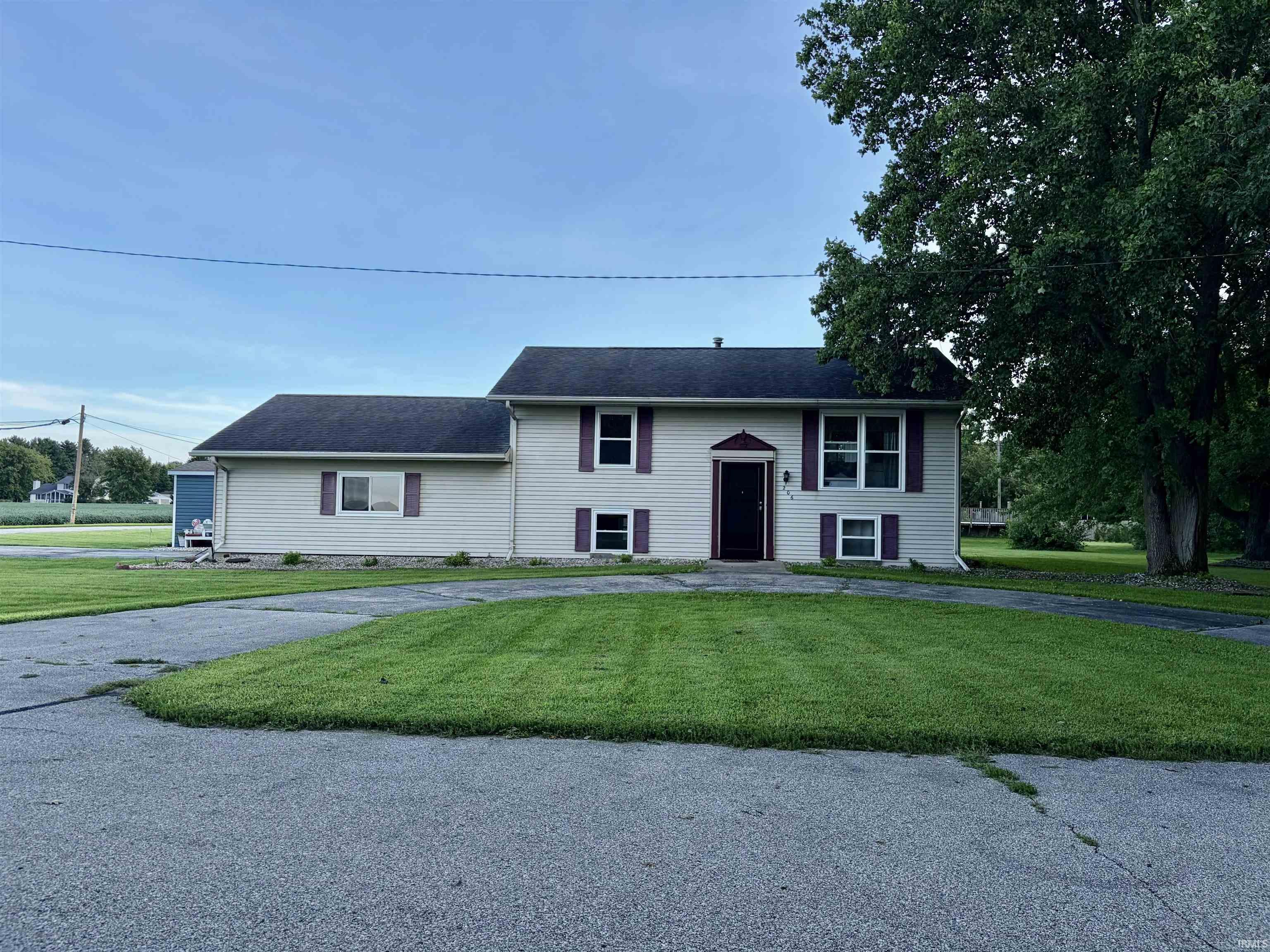 206 E Anstett Drive