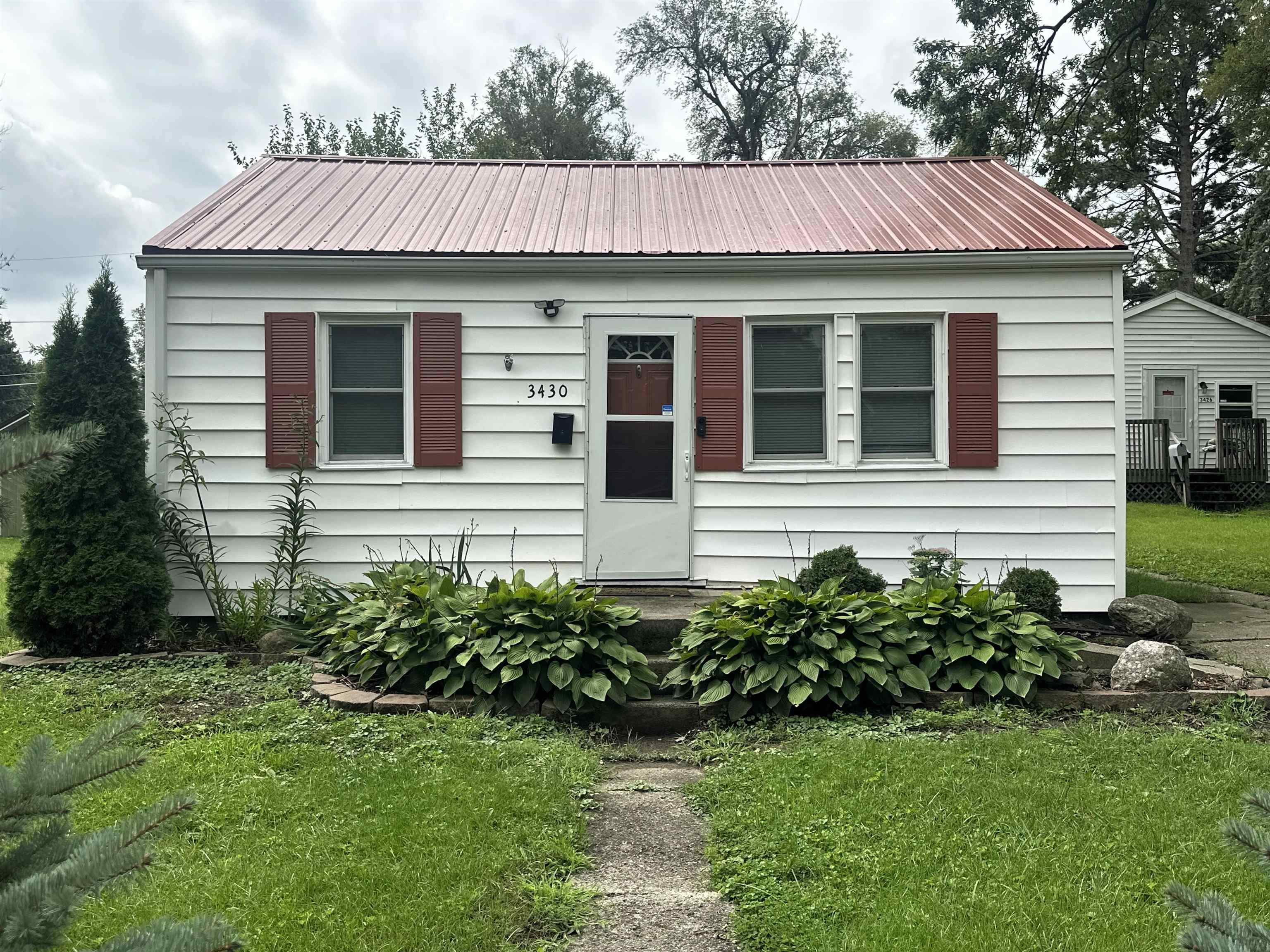 3430 Harvester Avenue Property Photo 1