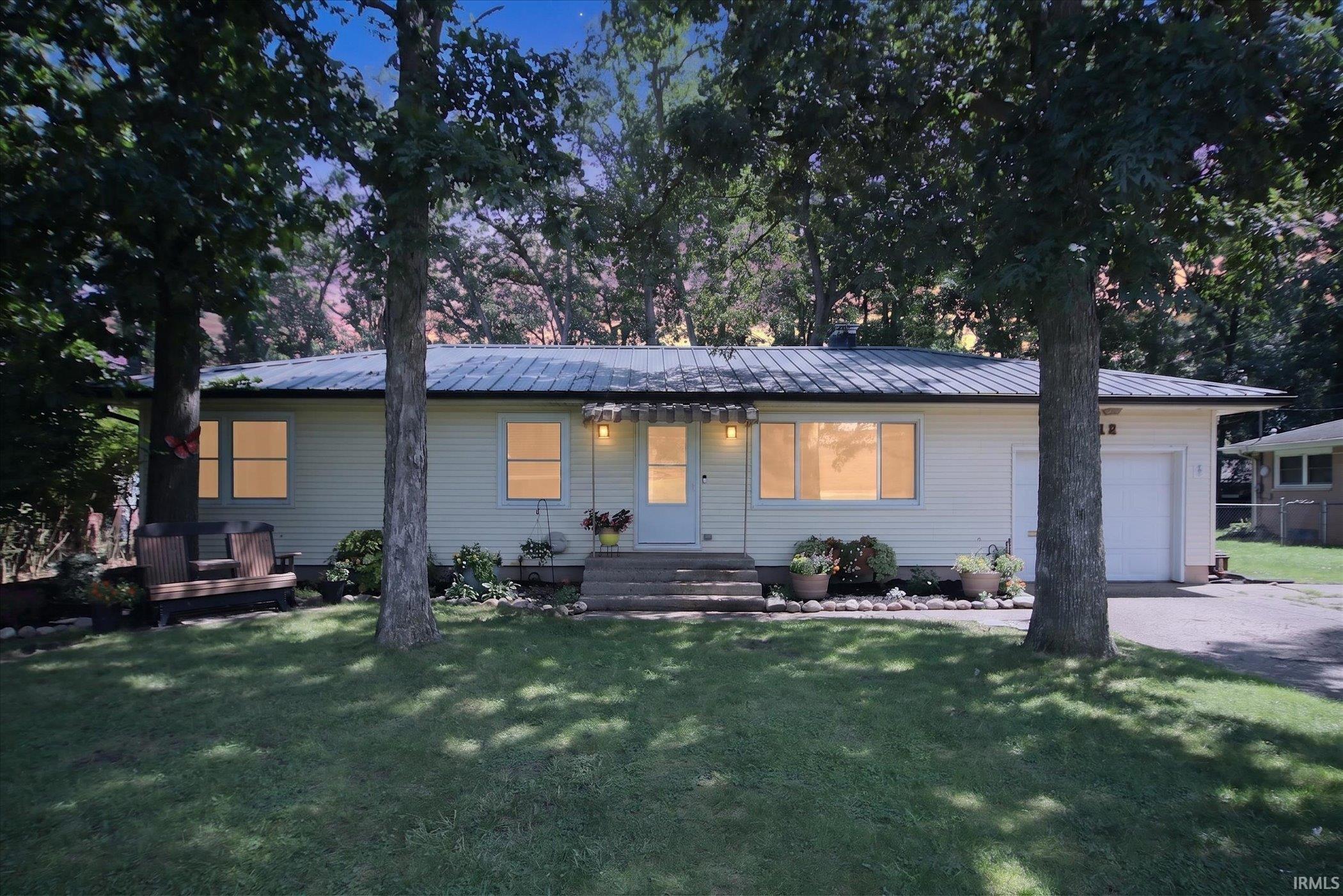 318 N Beech Road Property Photo 1