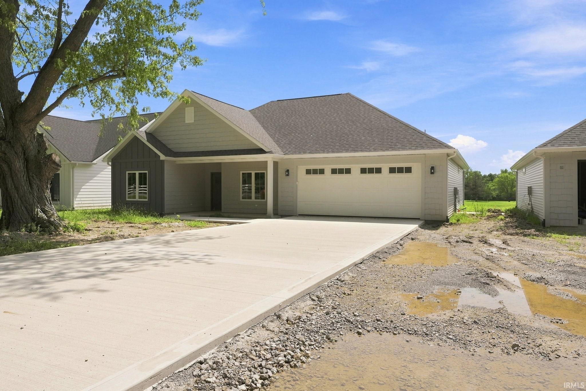 2210 E 250 N Road Property Photo 1