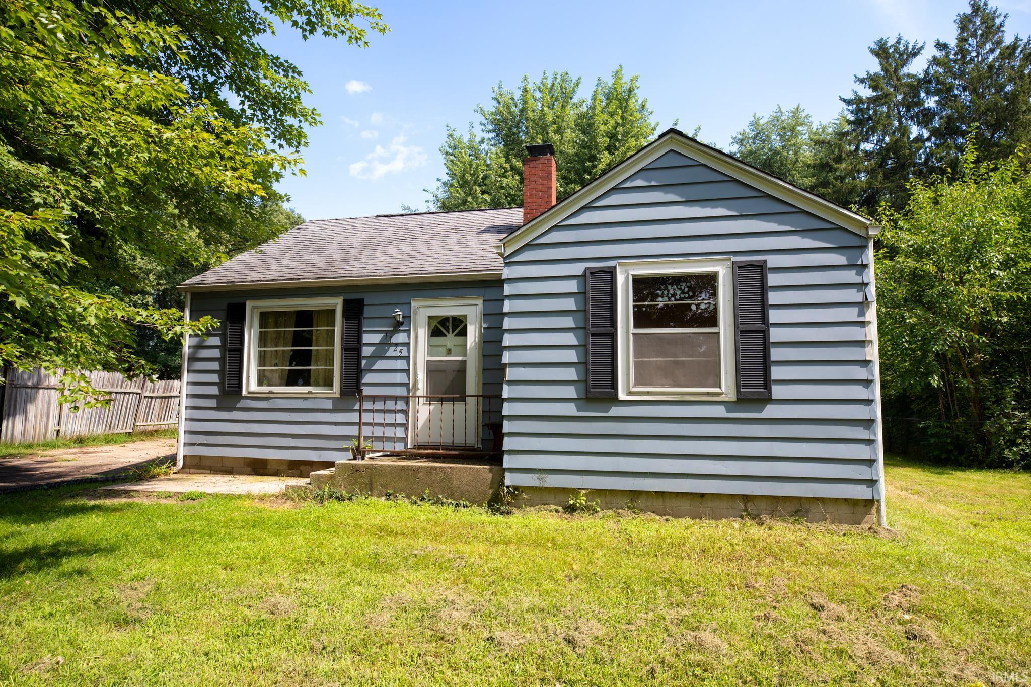 1125 Lincolnway E Property Photo 1