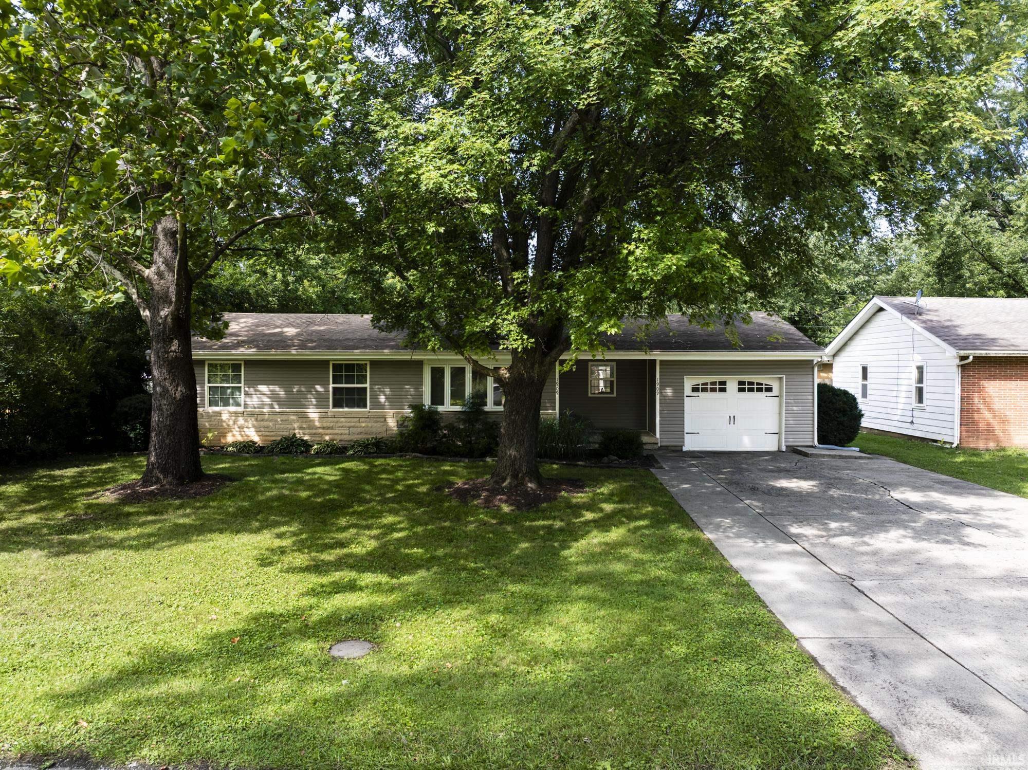 1909 N Riley Road Property Photo 1