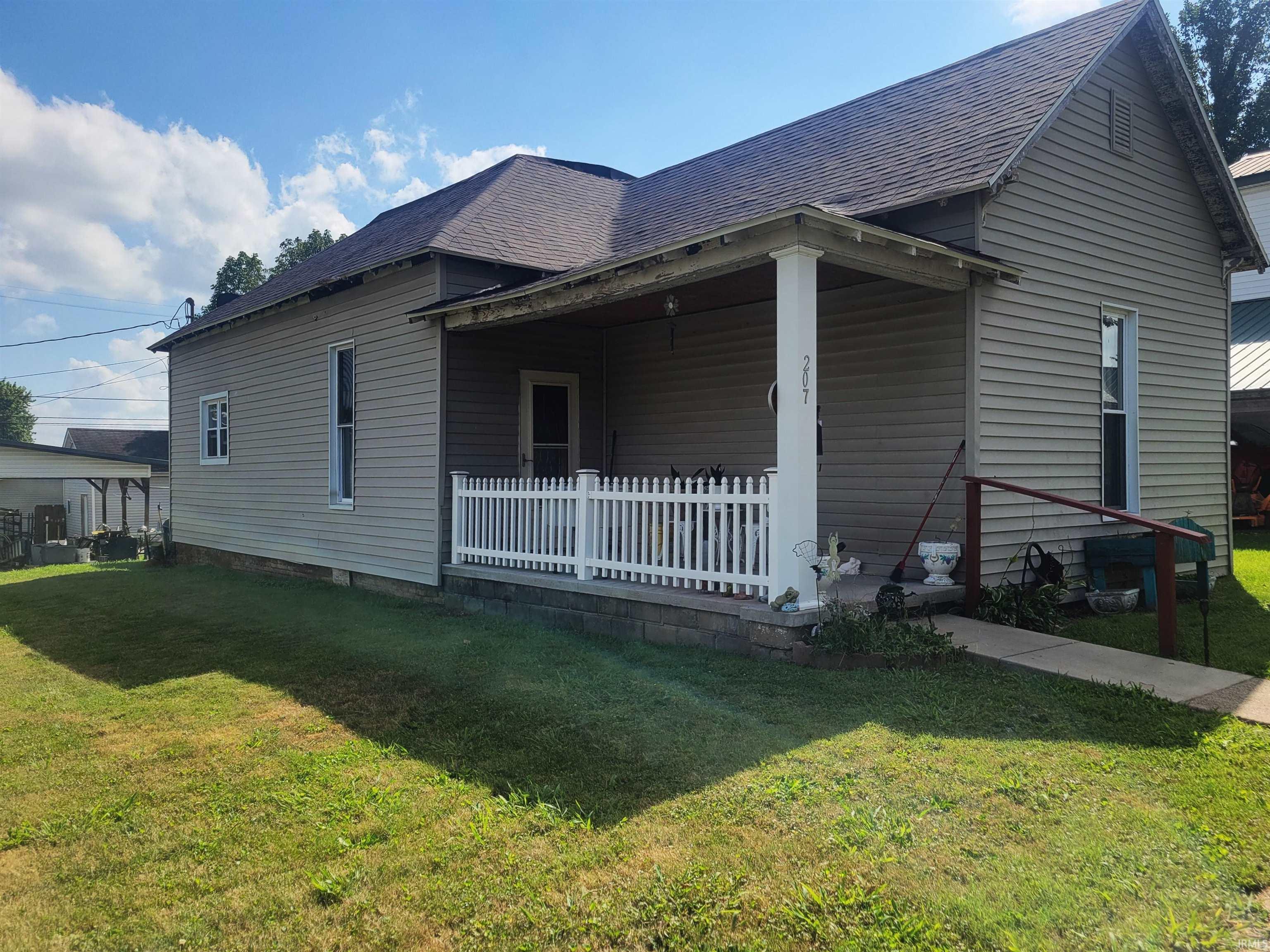 207 E George Street