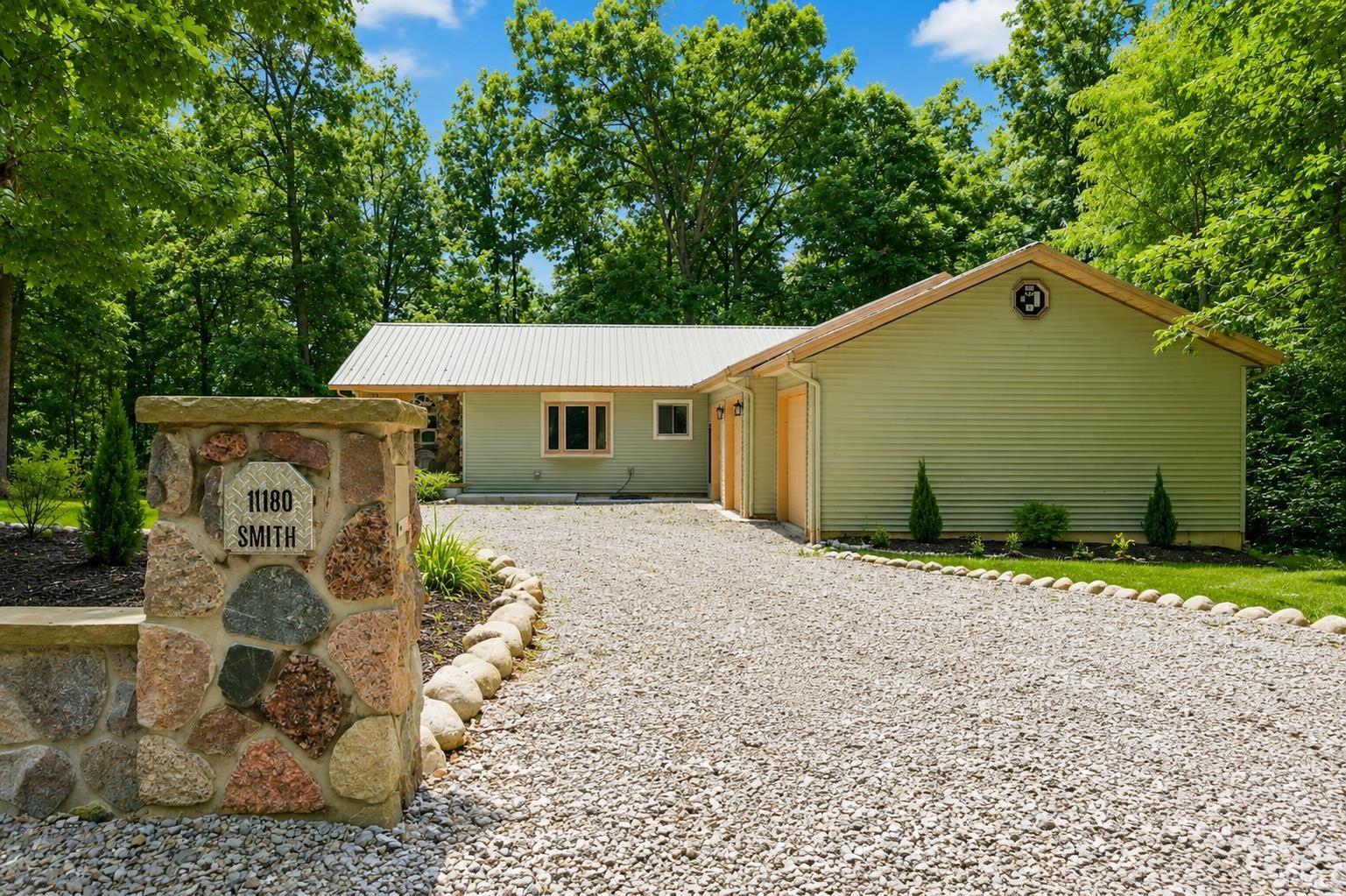 1080 North Shore Drive Property Photo 1