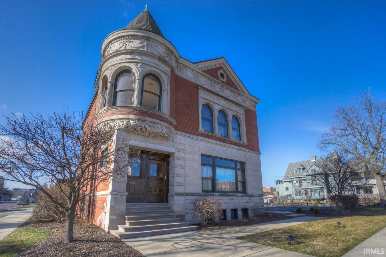 402 W Washington Street