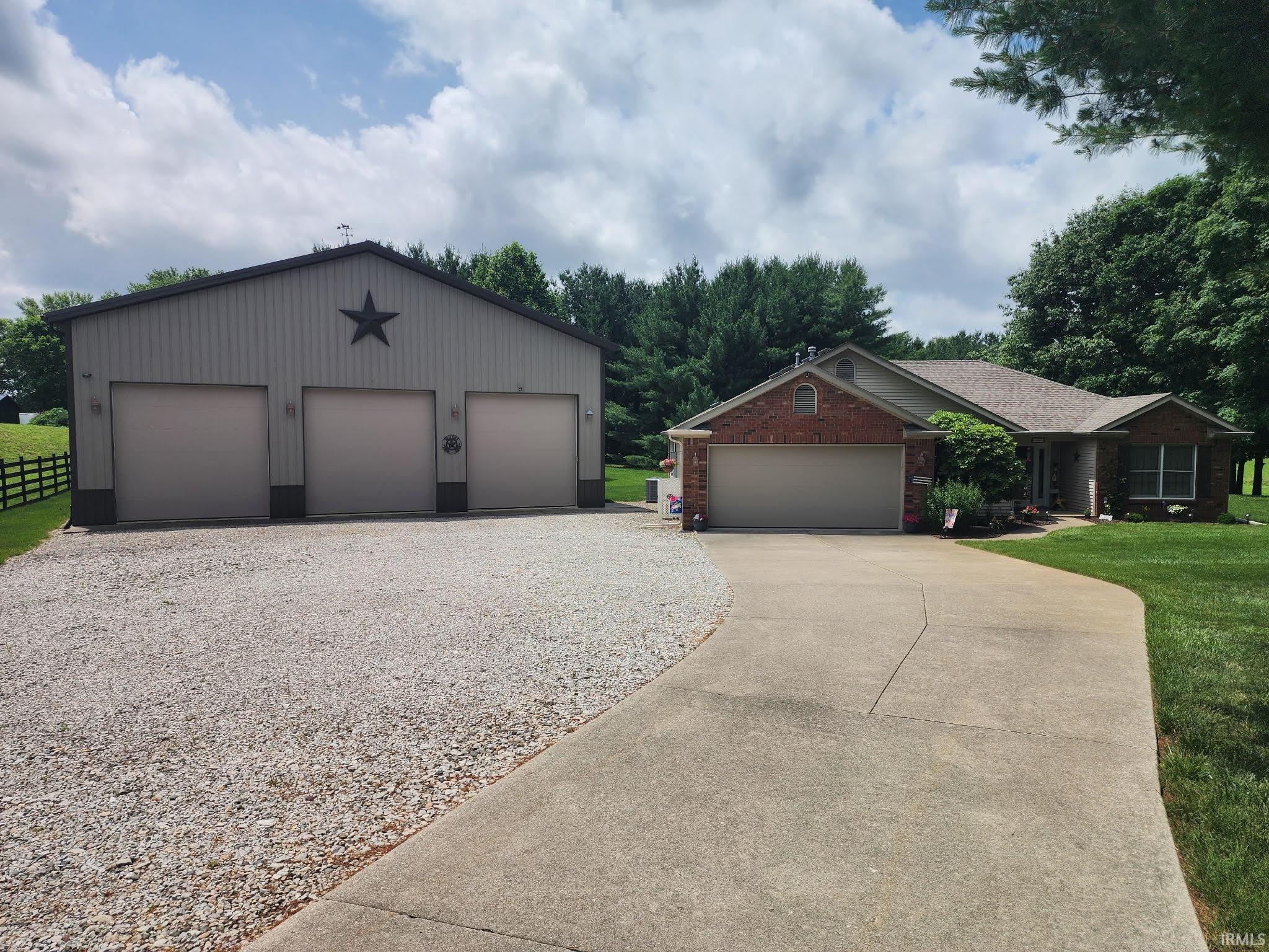 685 Richard Avenue Property Photo 1