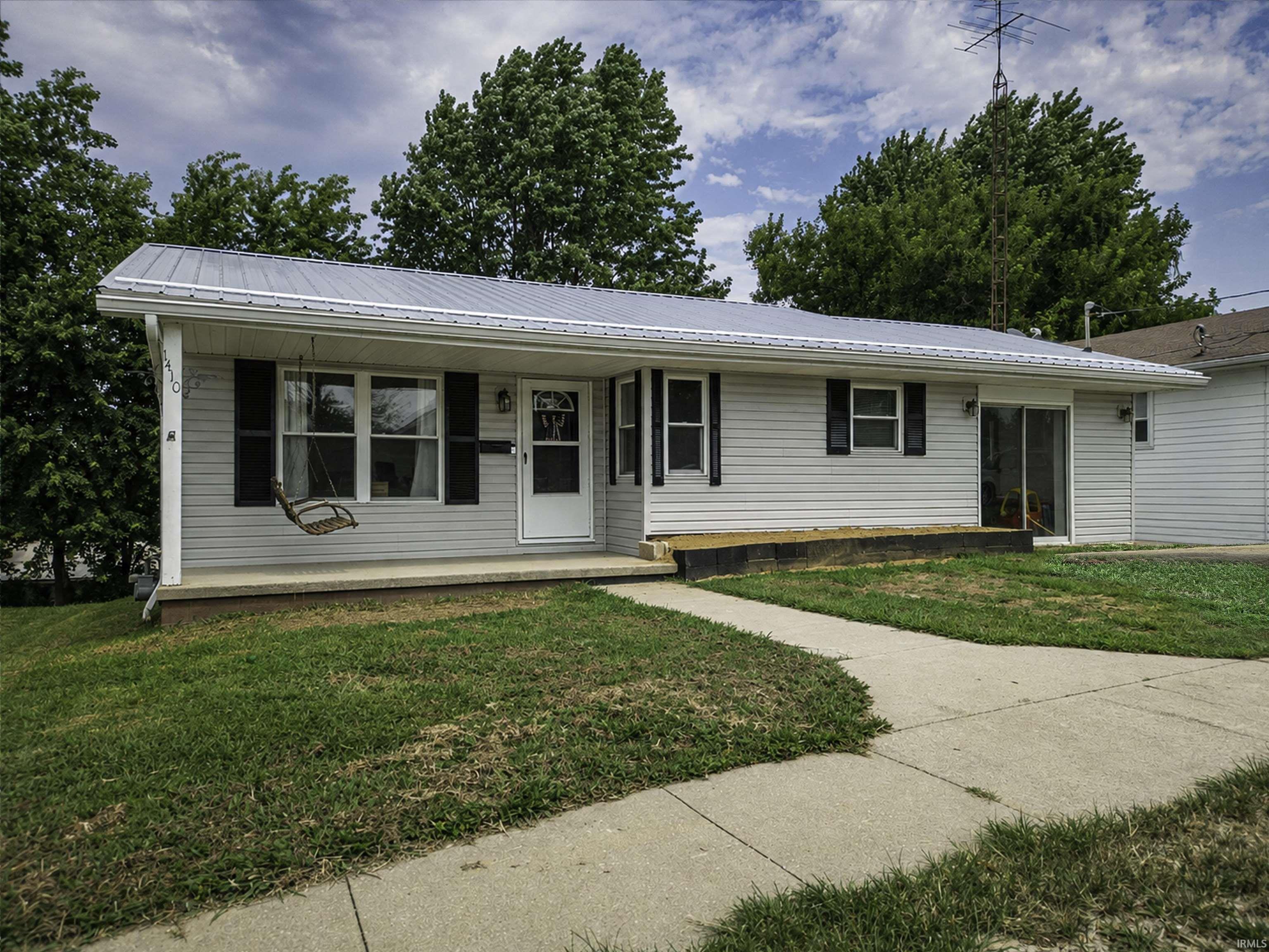 1410 E Poplar Street Property Photo 1