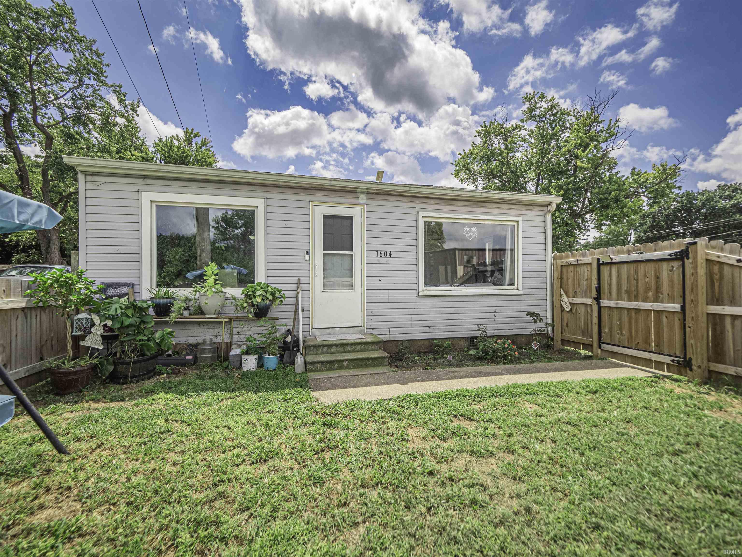 1604 Allens Lane Property Photo 1