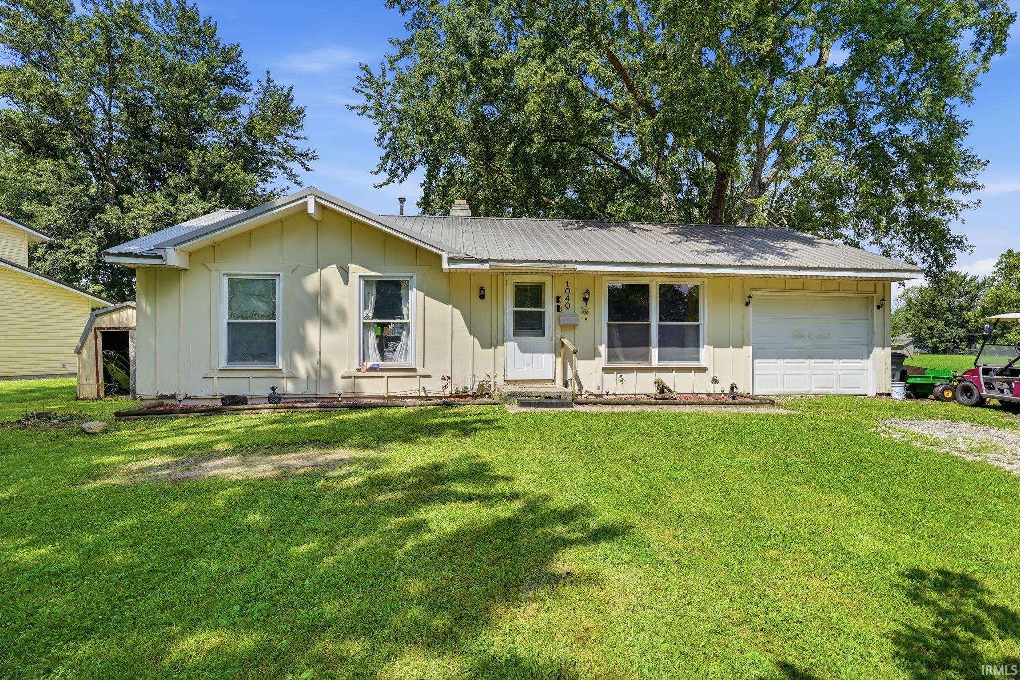 1040 Parkview Dr Property Photo 1