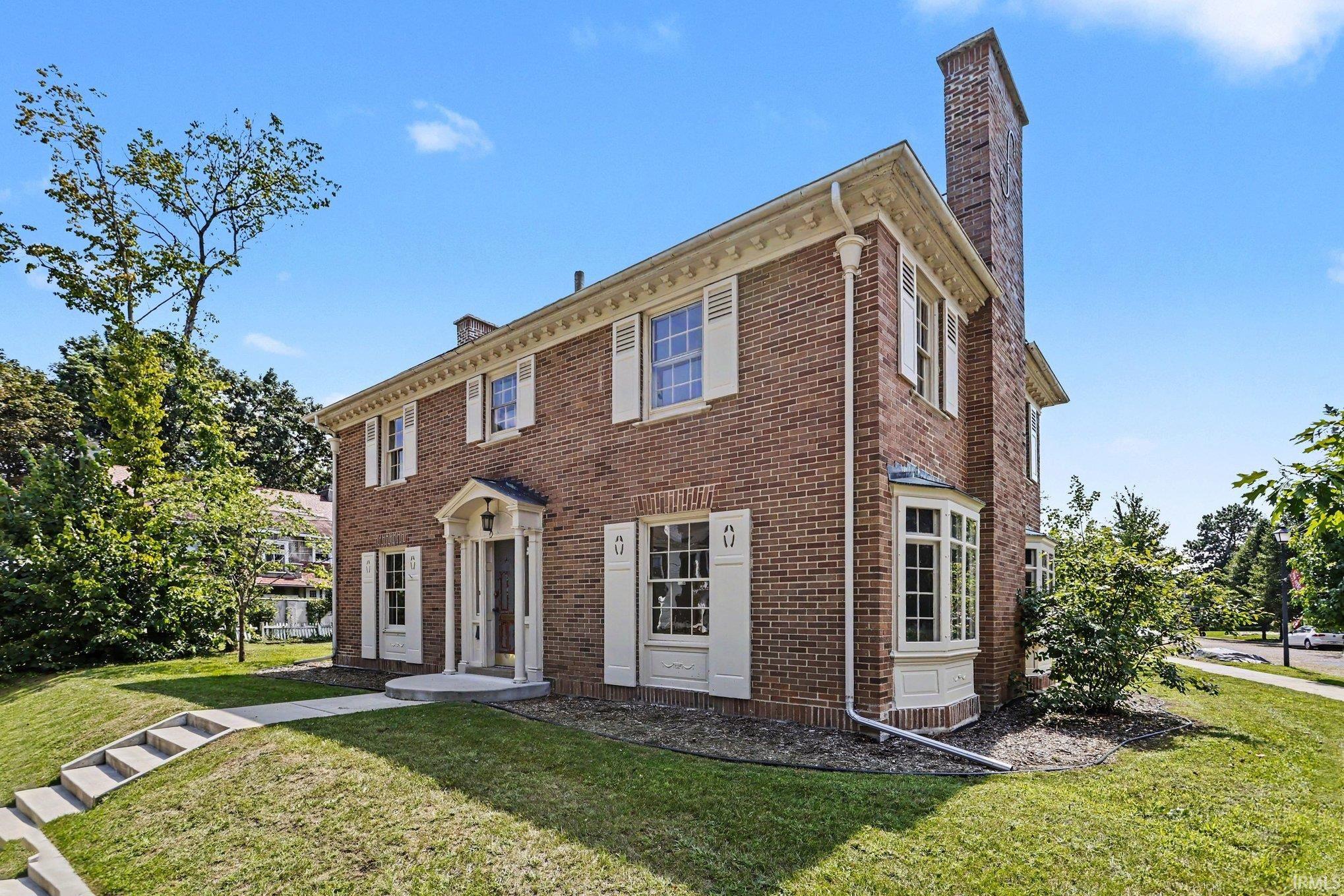 919 Riverside Drive Property Photo 1