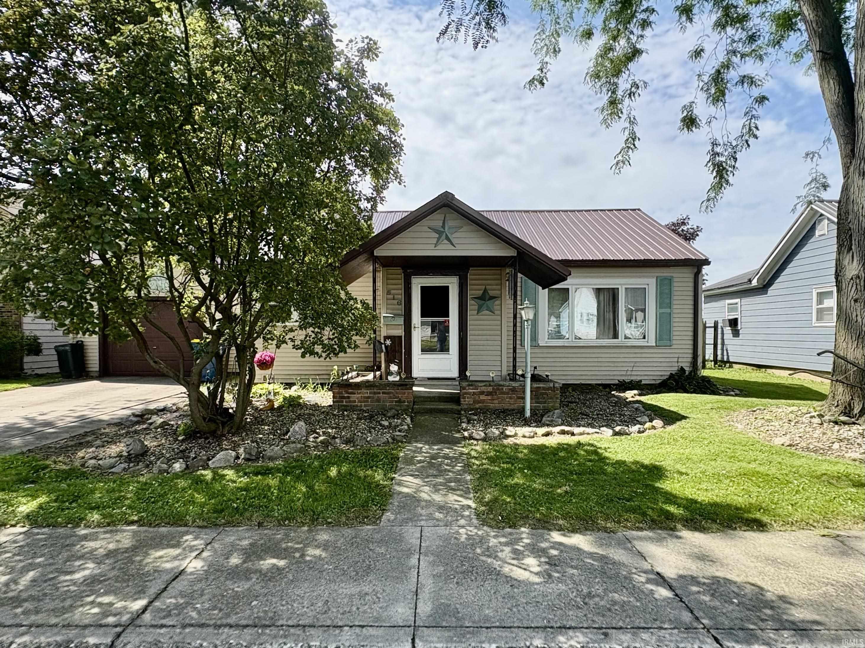 516 E Townley Street Property Photo 1