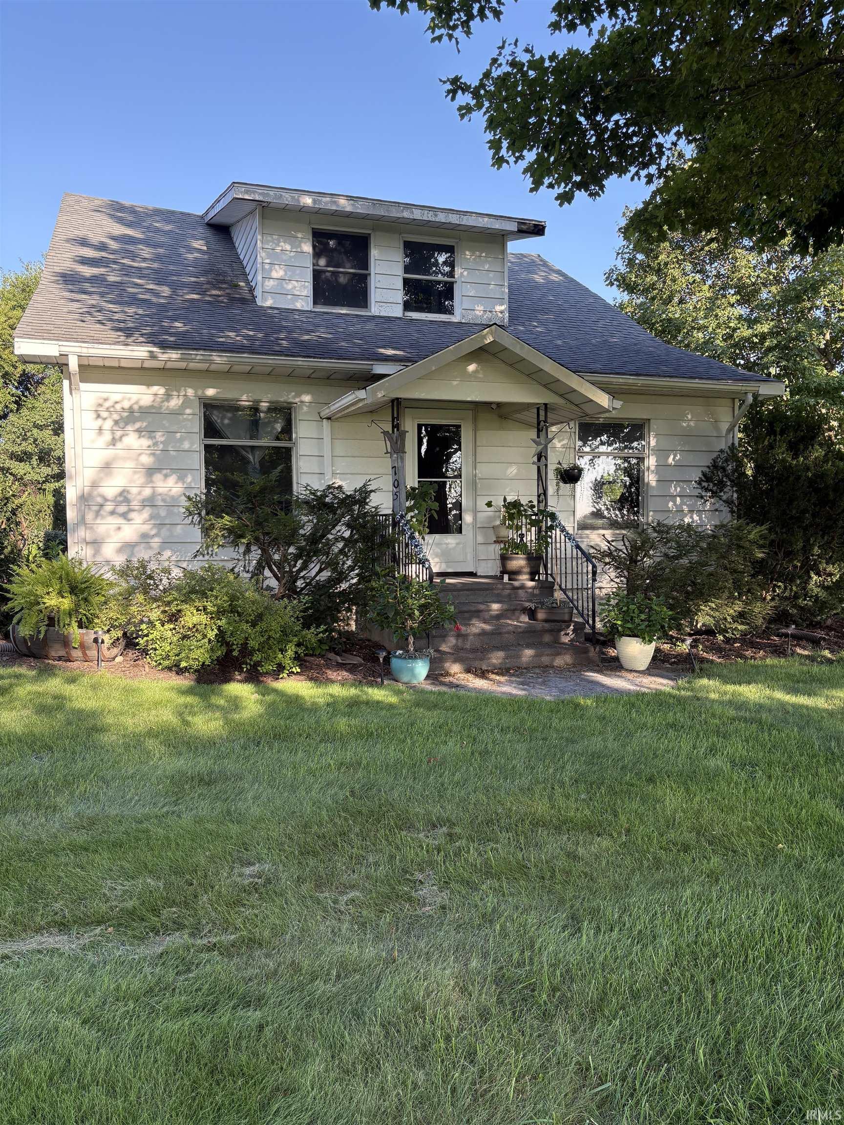 705 S Logan Street Property Photo 1