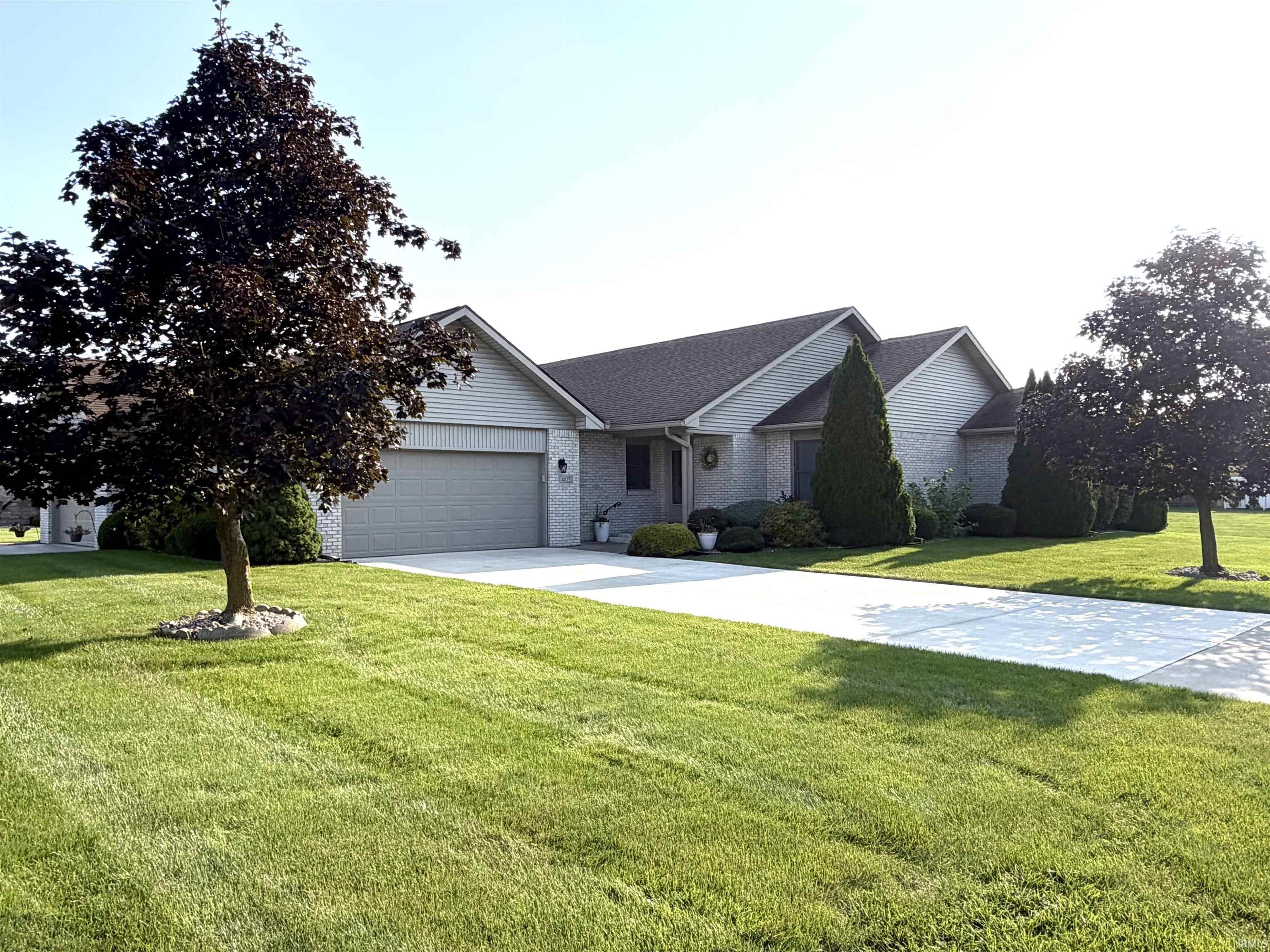 4103 N Villas Drive Property Photo 1