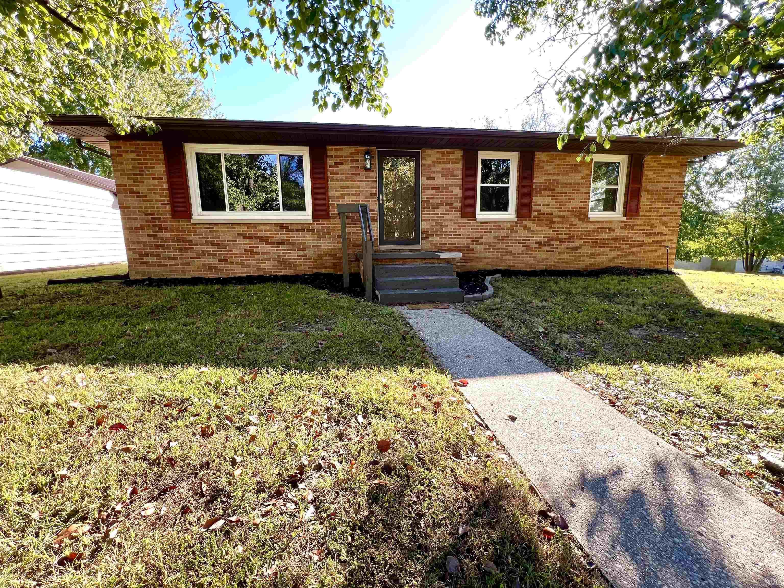 5254 S Washington Street Property Photo 1