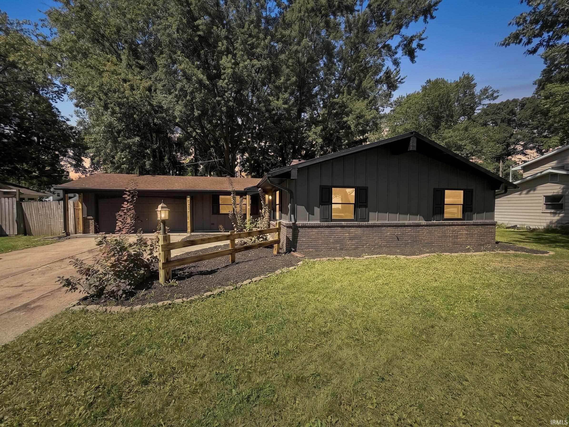 1913 Kendawa Drive Property Photo 1