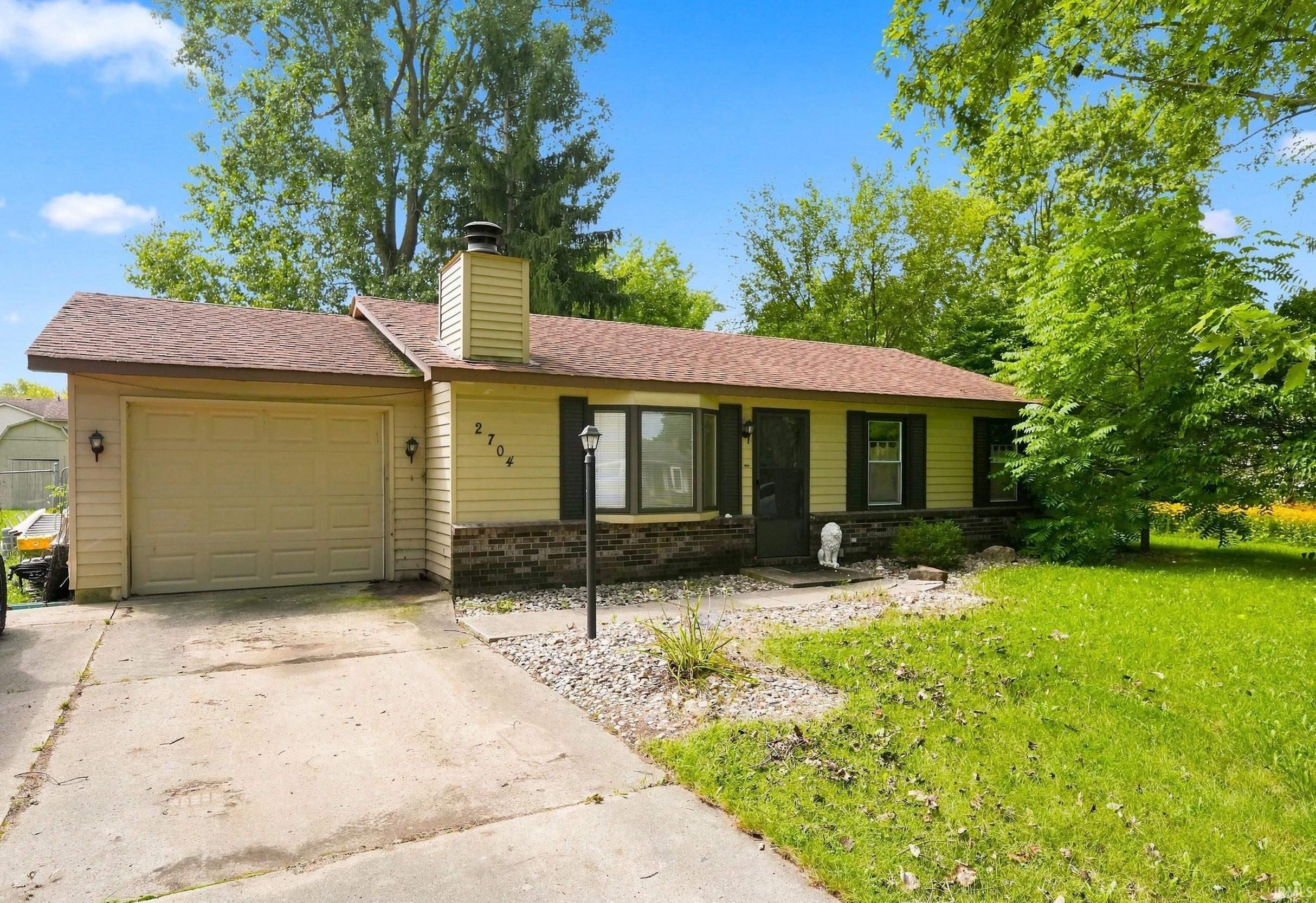 2704 Southway Drive Property Photo 1