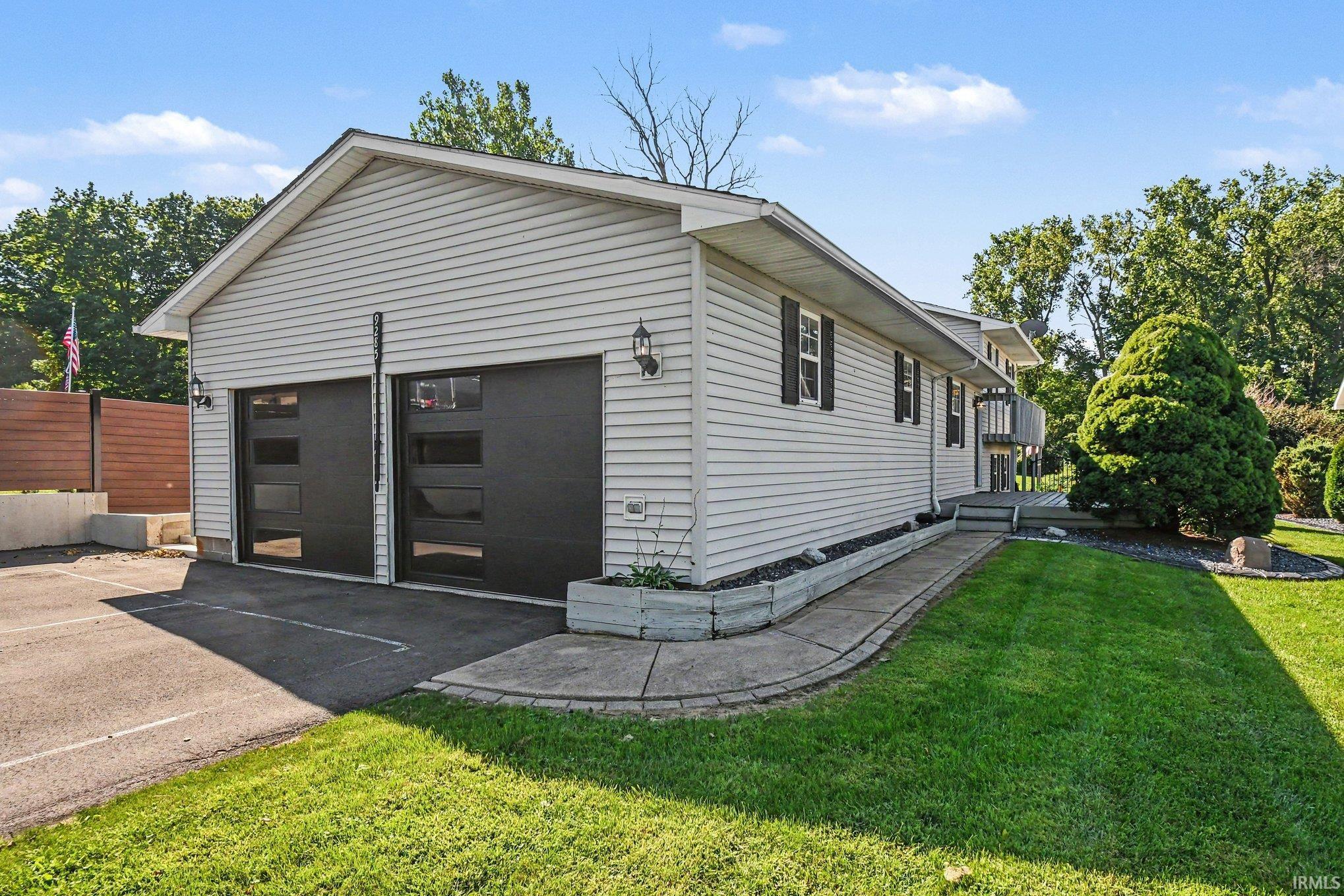 9285 E Sleepy Hollow Parkway Property Photo 1