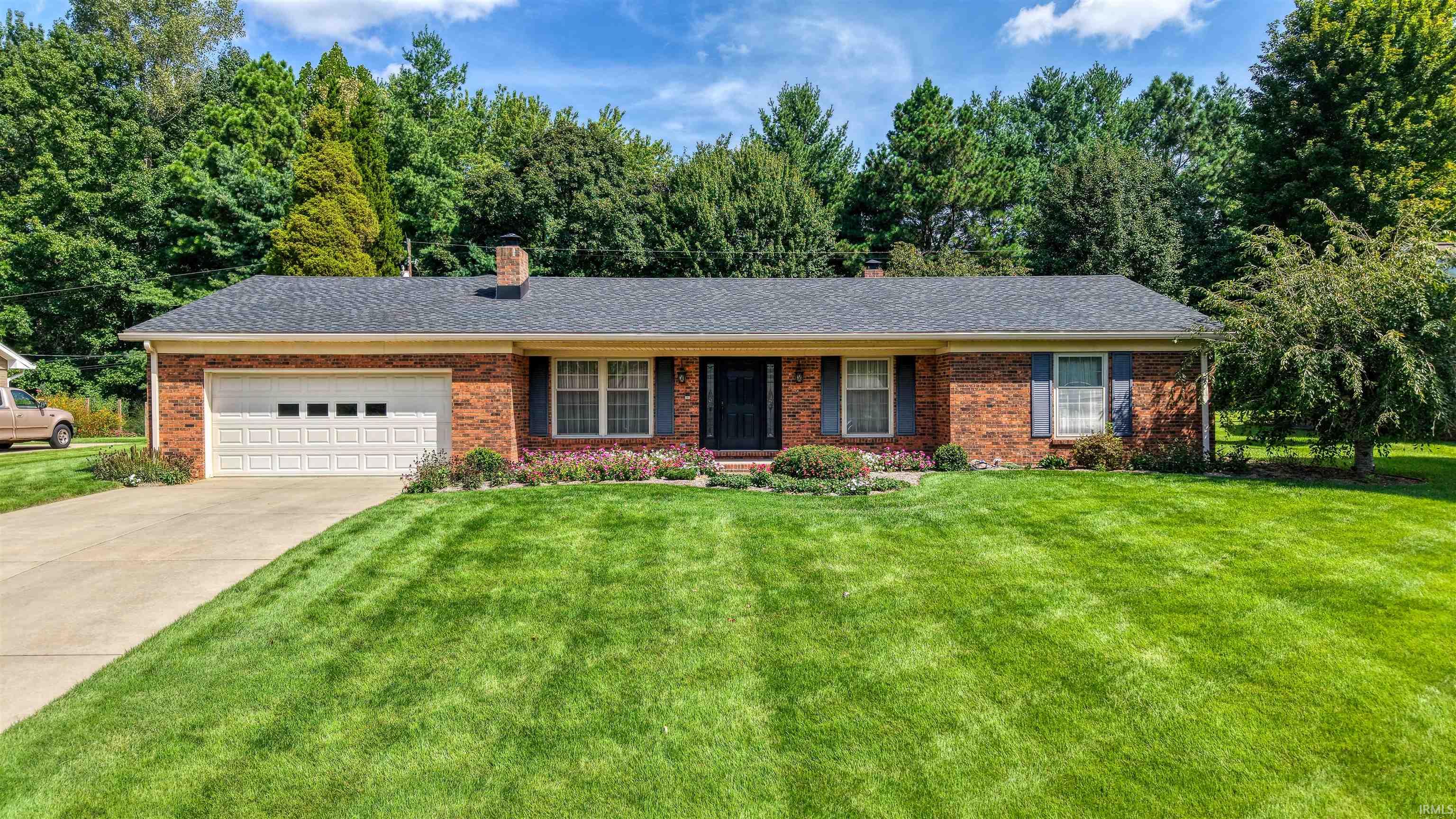 8900 Woodland Drive Property Photo 1