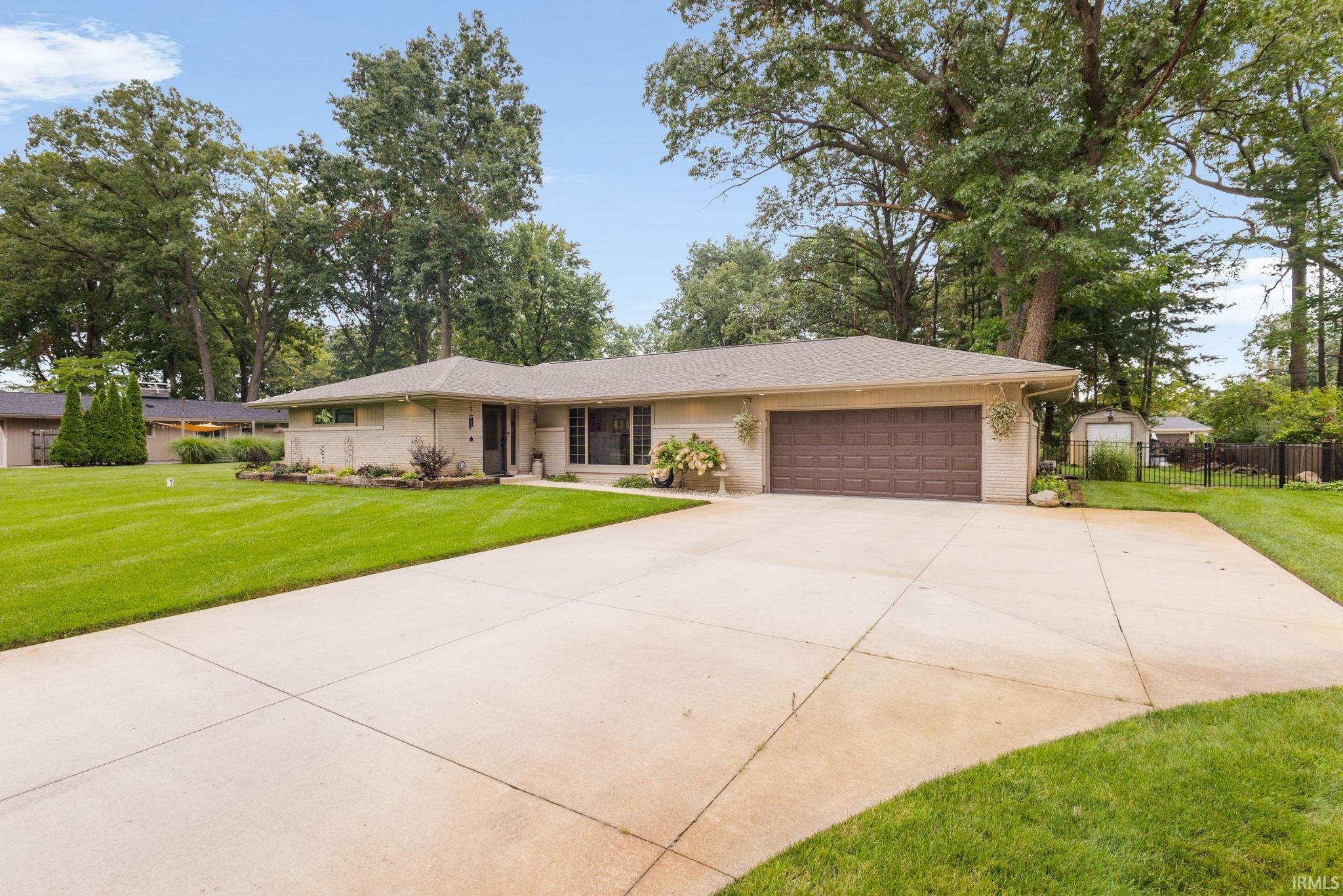 55844 Oak Lane Property Photo 1