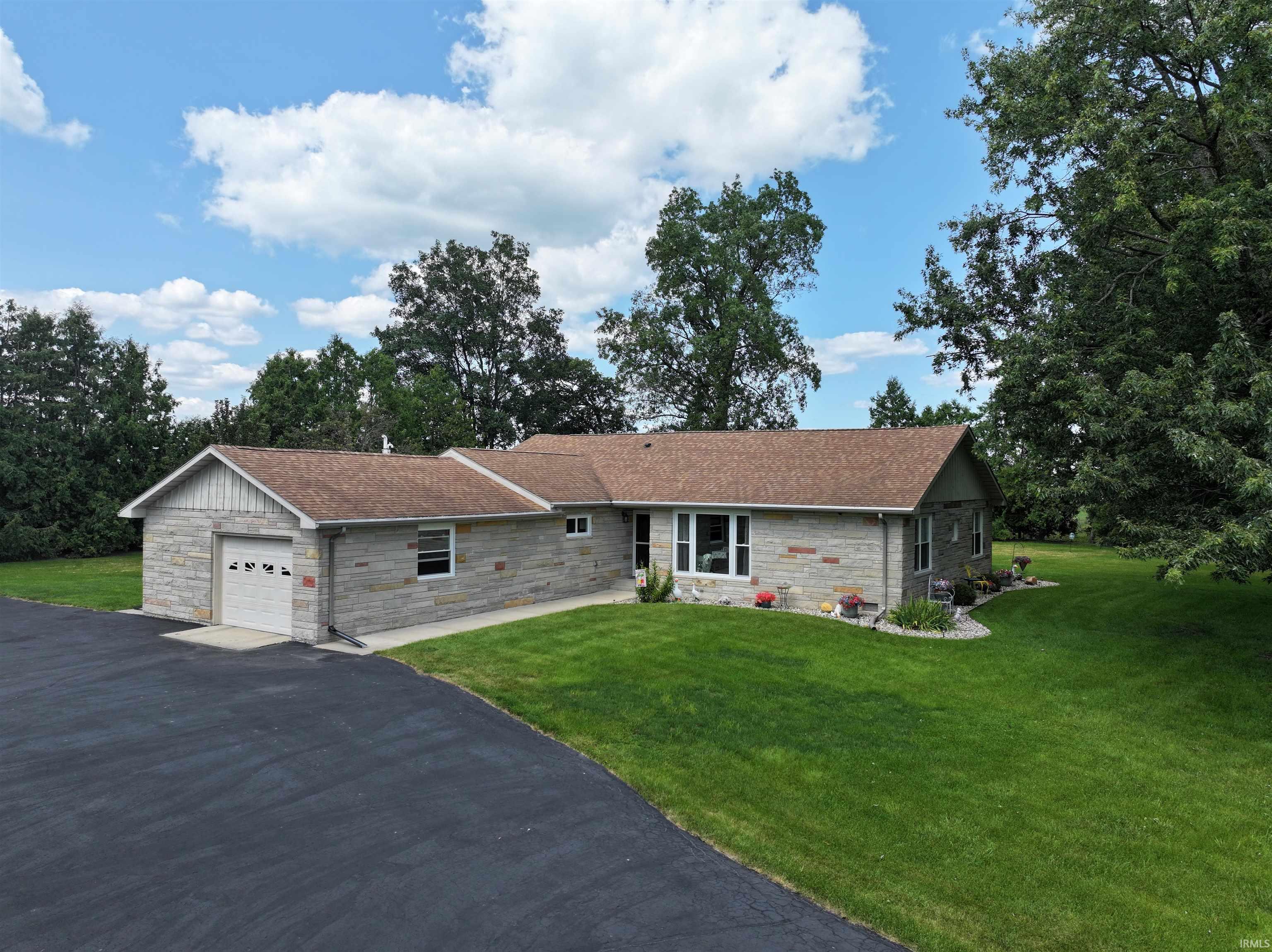 2711 S 50 E. Property Photo 1