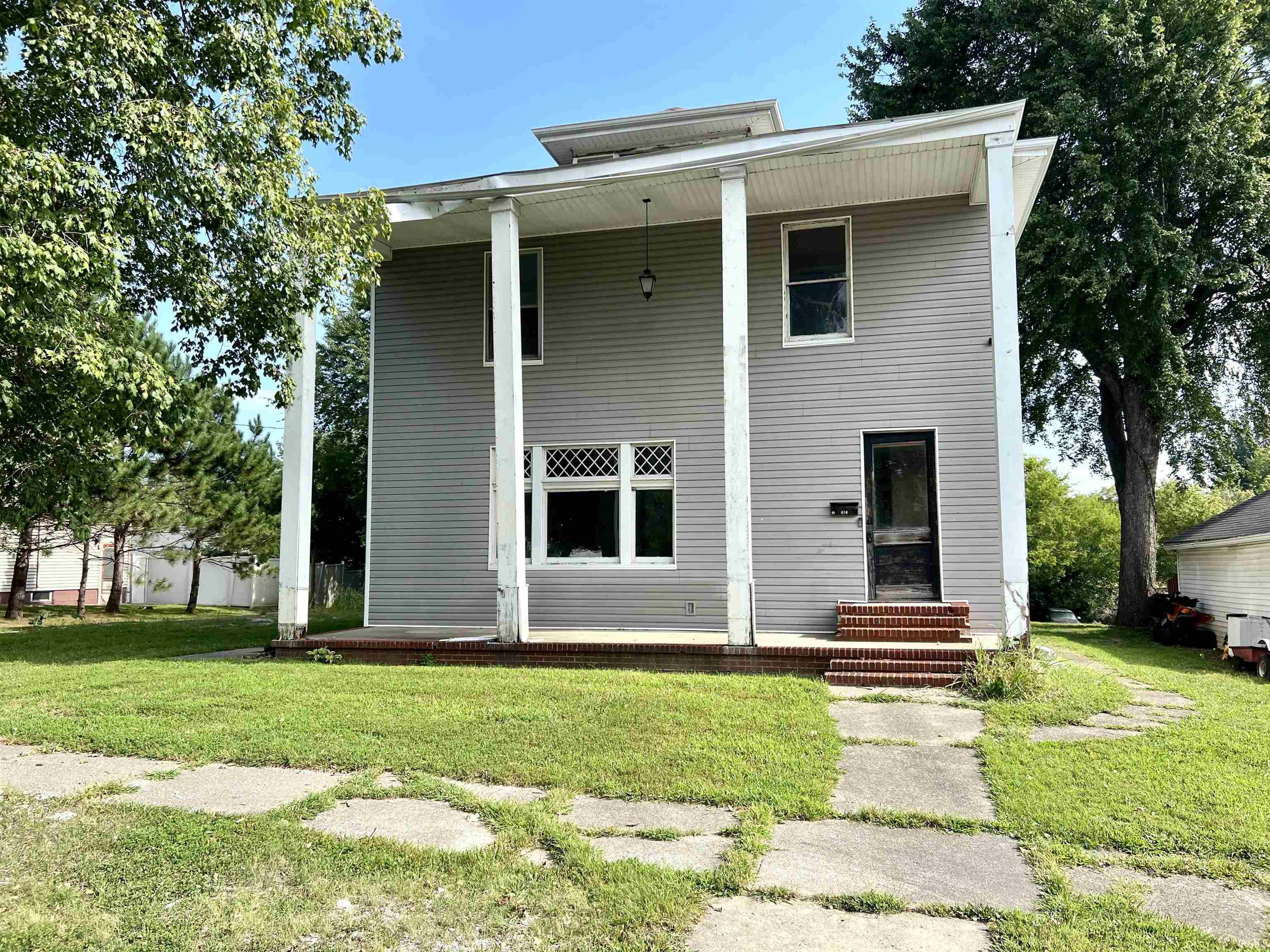 410 E Harrison Street Property Photo 1