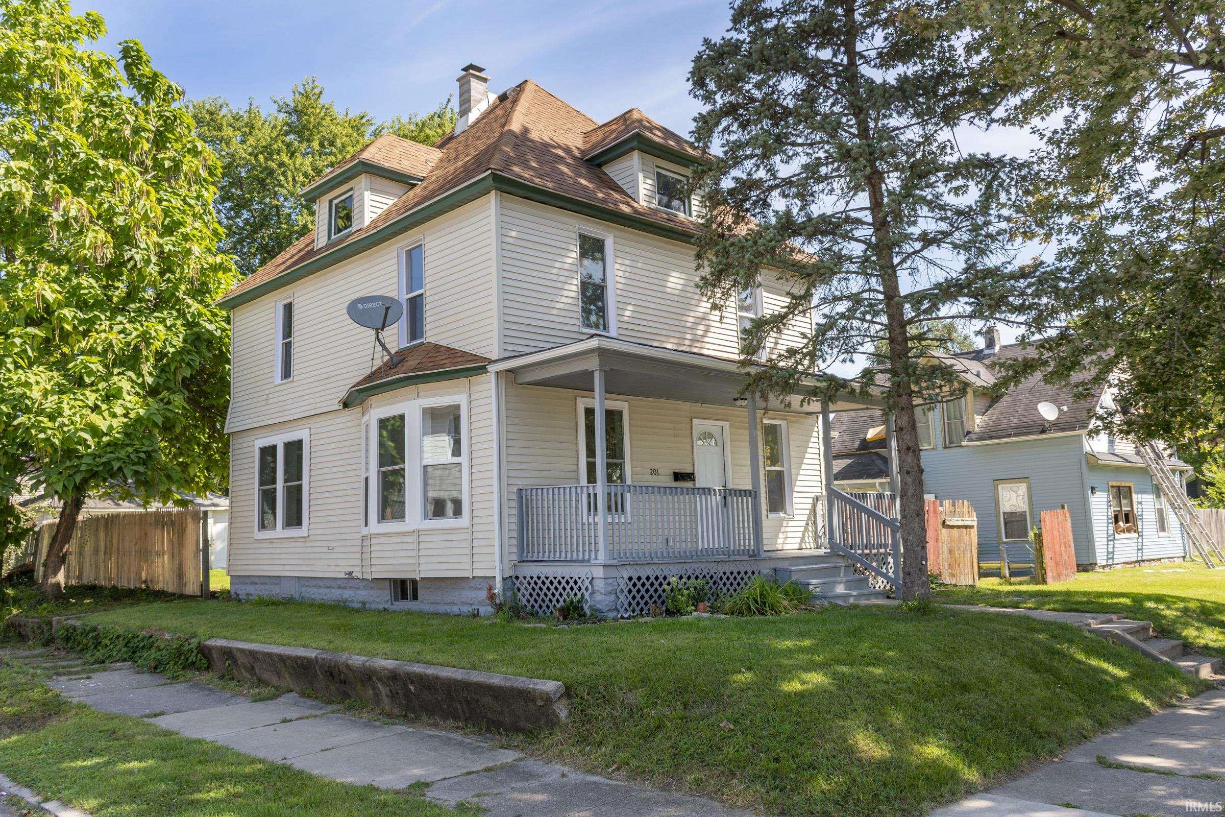 201 E Bowman Street Property Photo 1