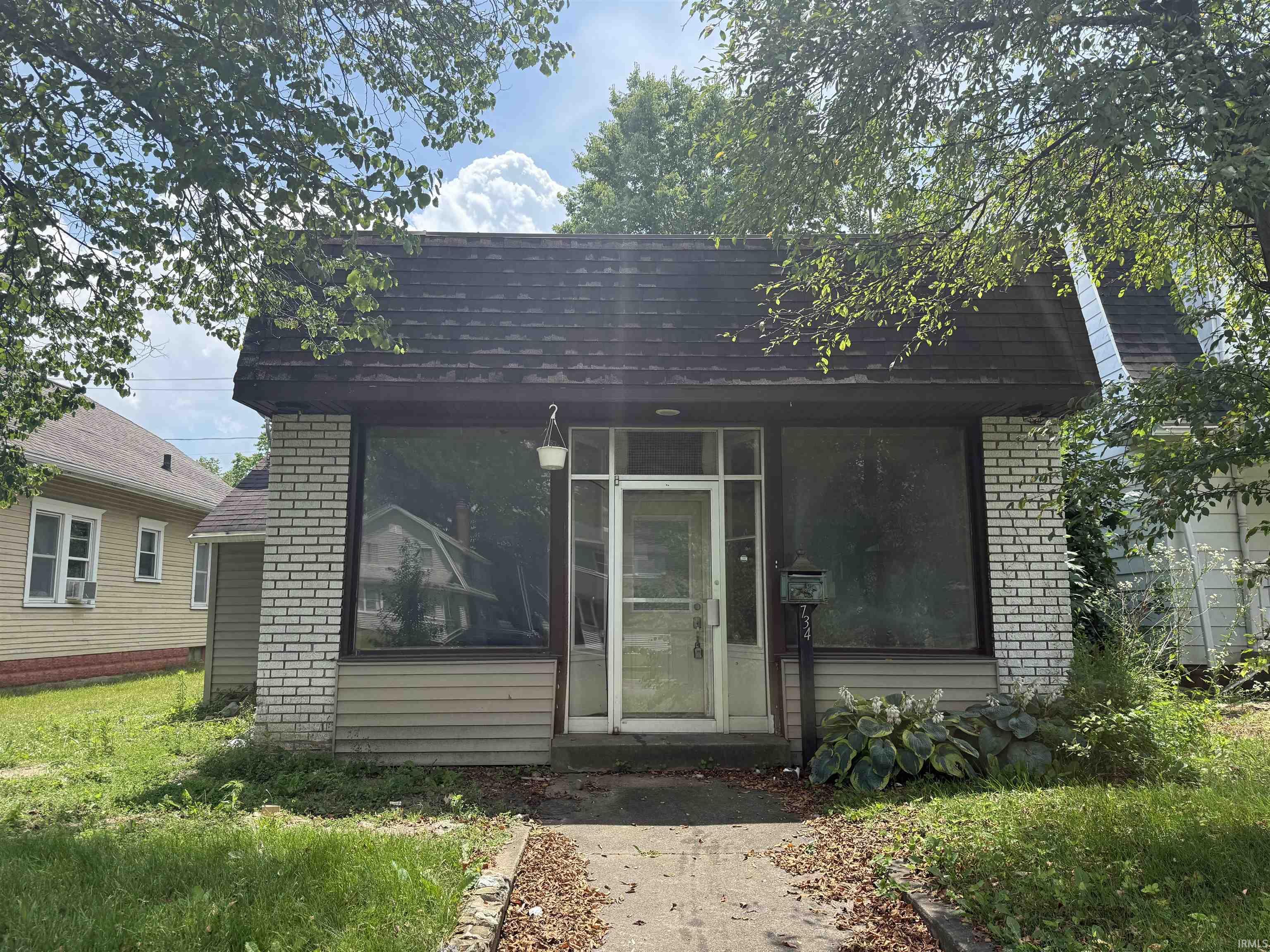 734 E Ewing Avenue Property Photo 1