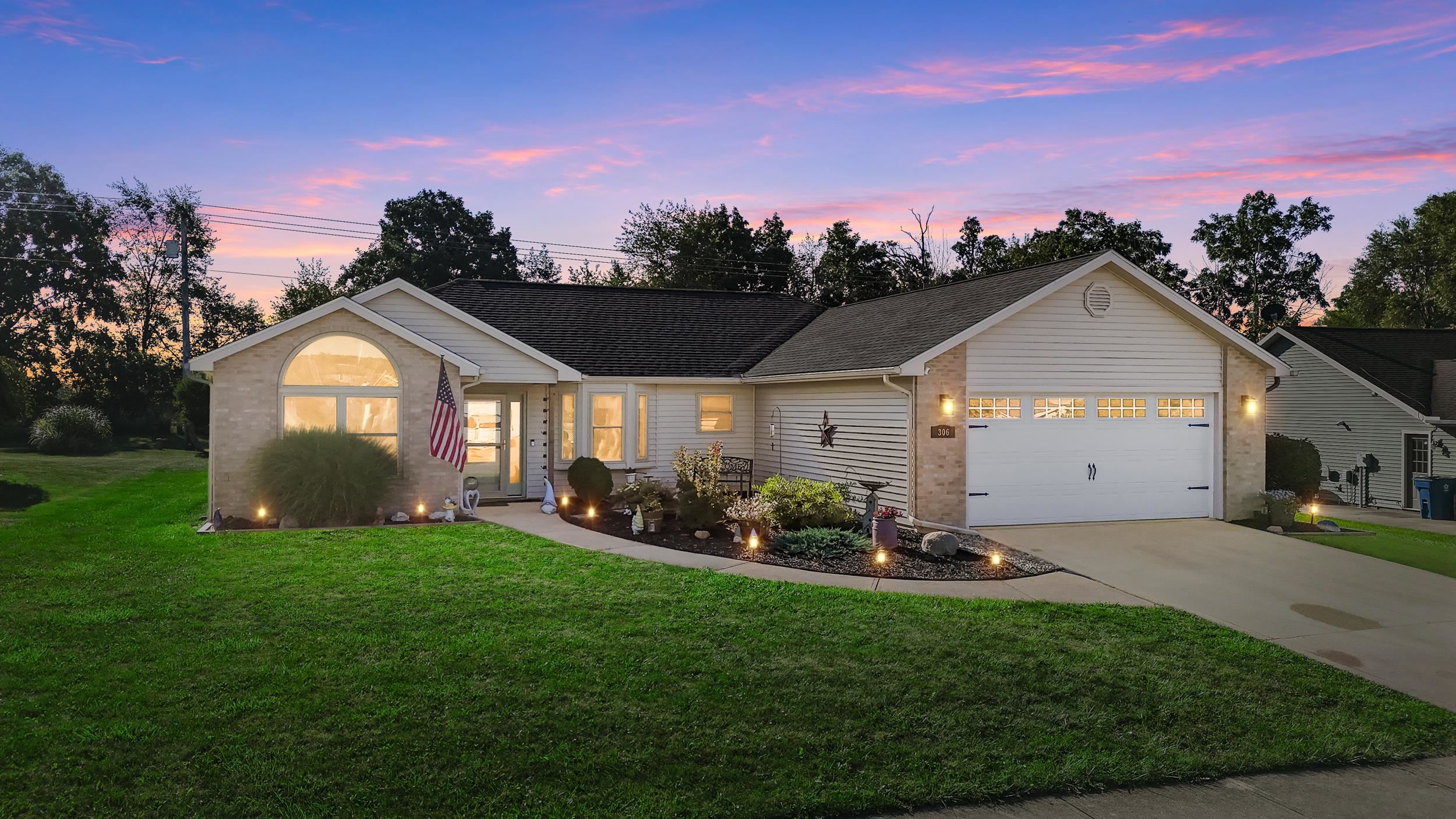 306 Sunstar Drive Property Photo 1