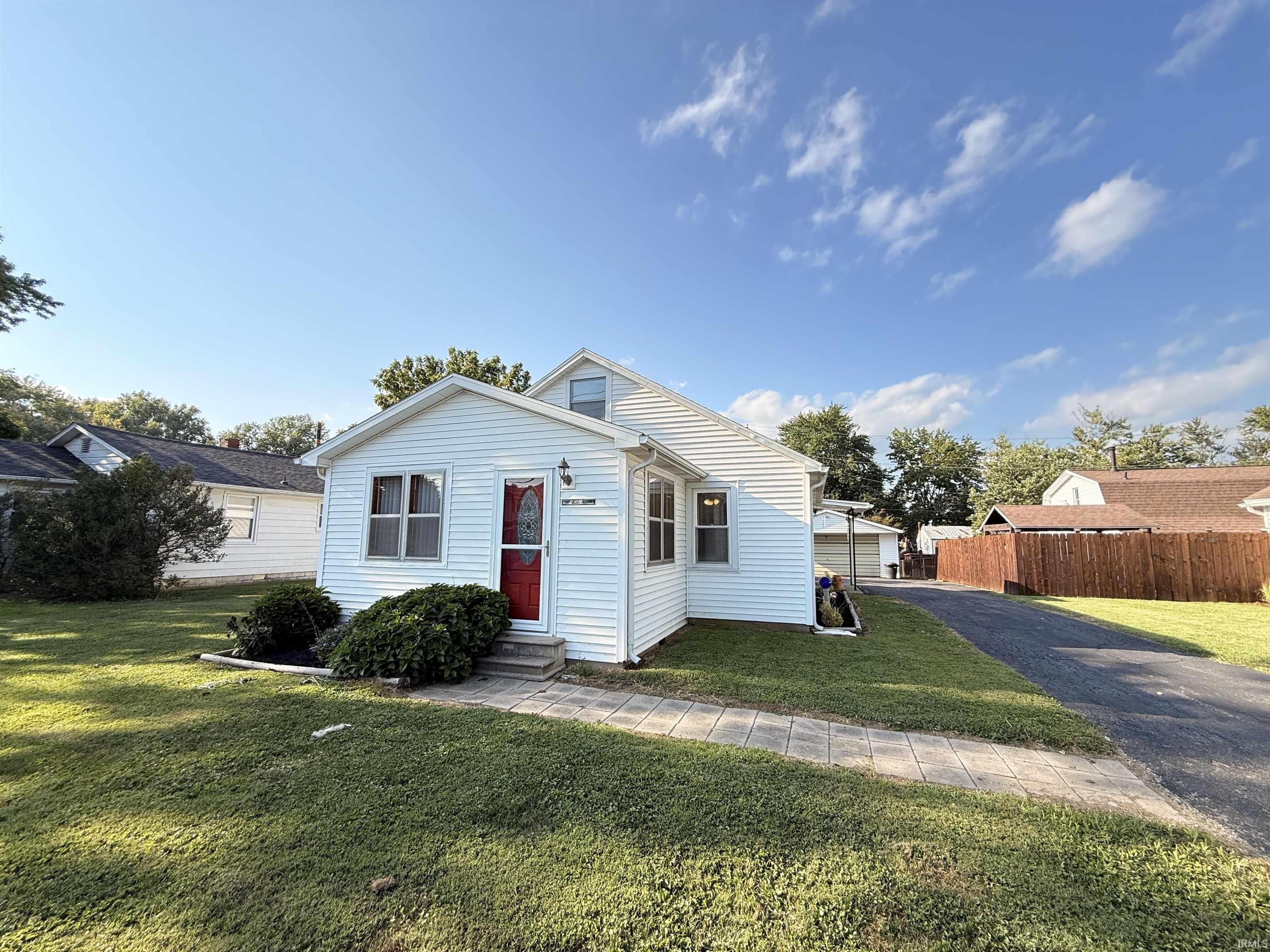 604 E Moore Street Property Photo 1