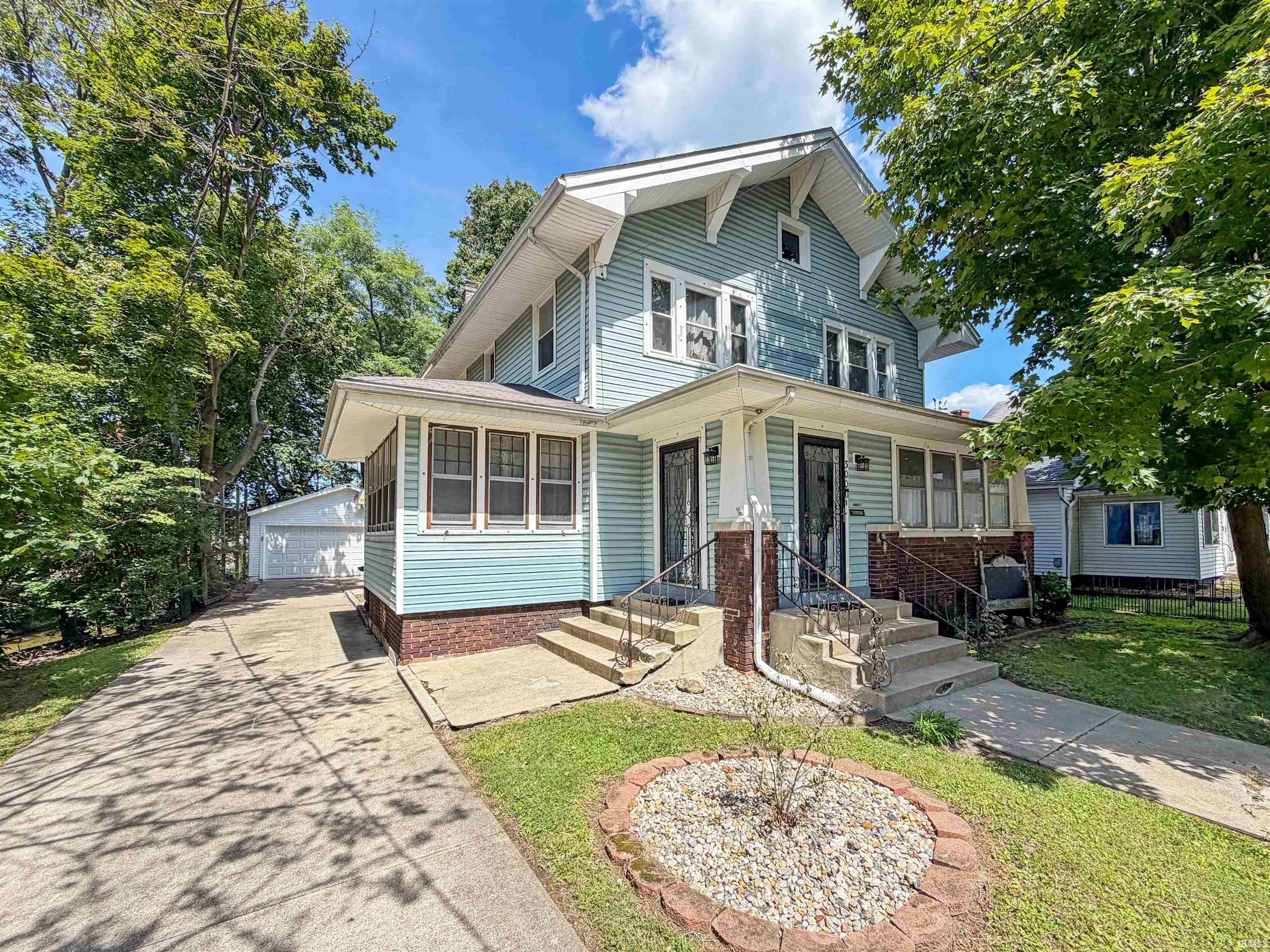 300 E South Street Property Photo 1