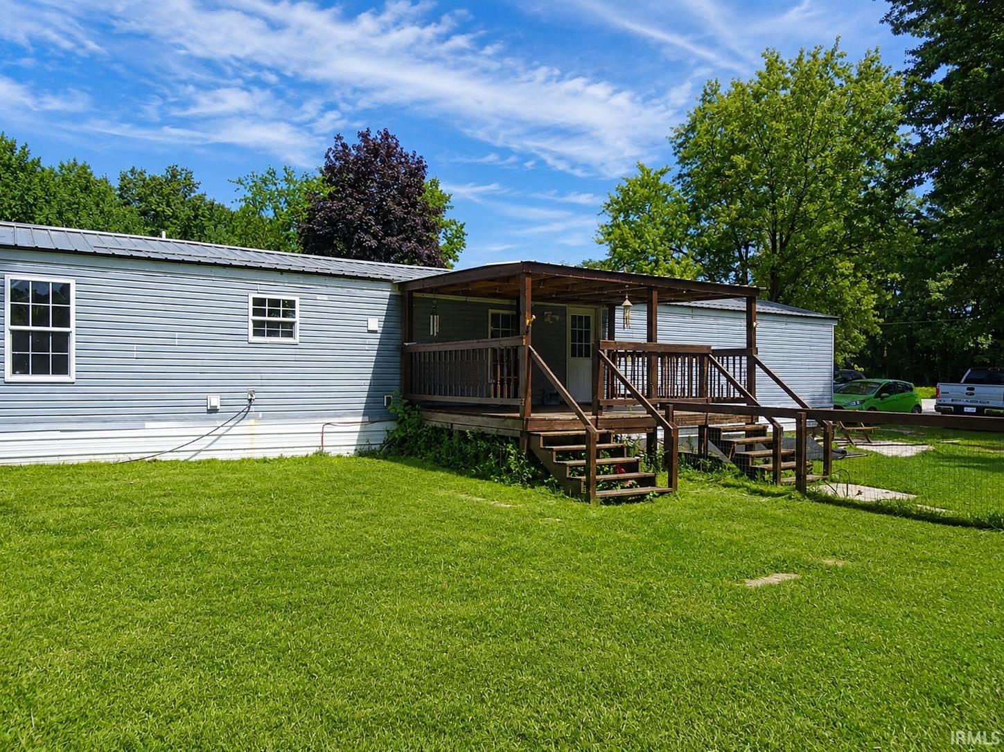 8215 S U.S. 421