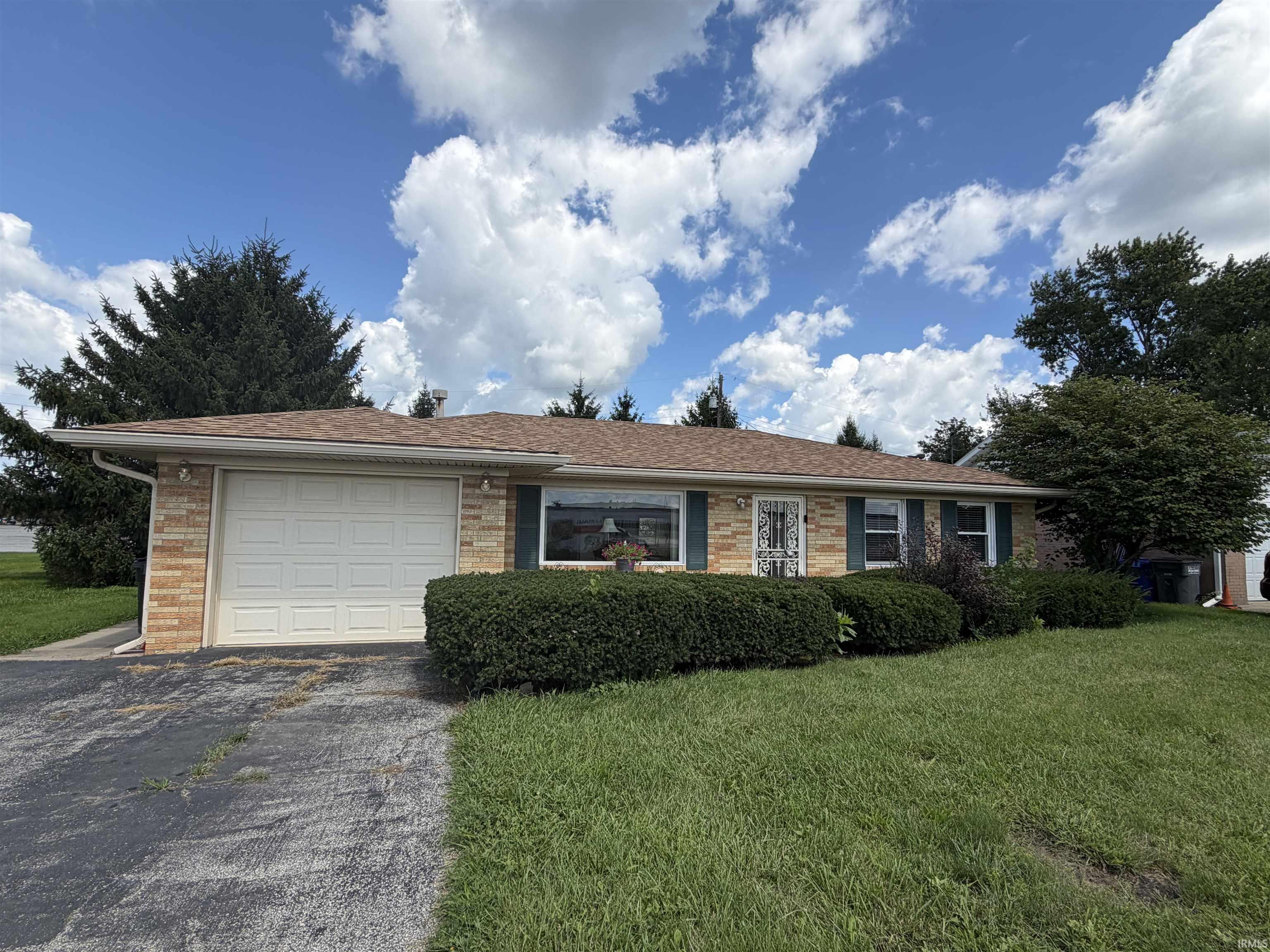 2028 E Boulevard Street Property Photo 1