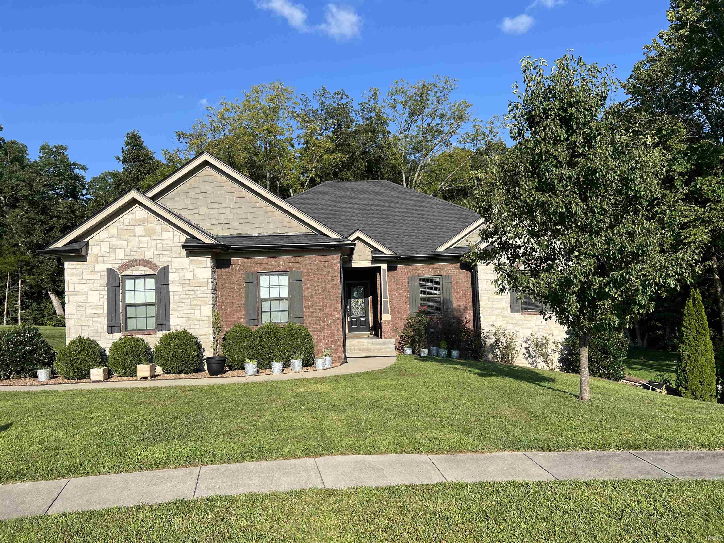 1207 Crones Hill