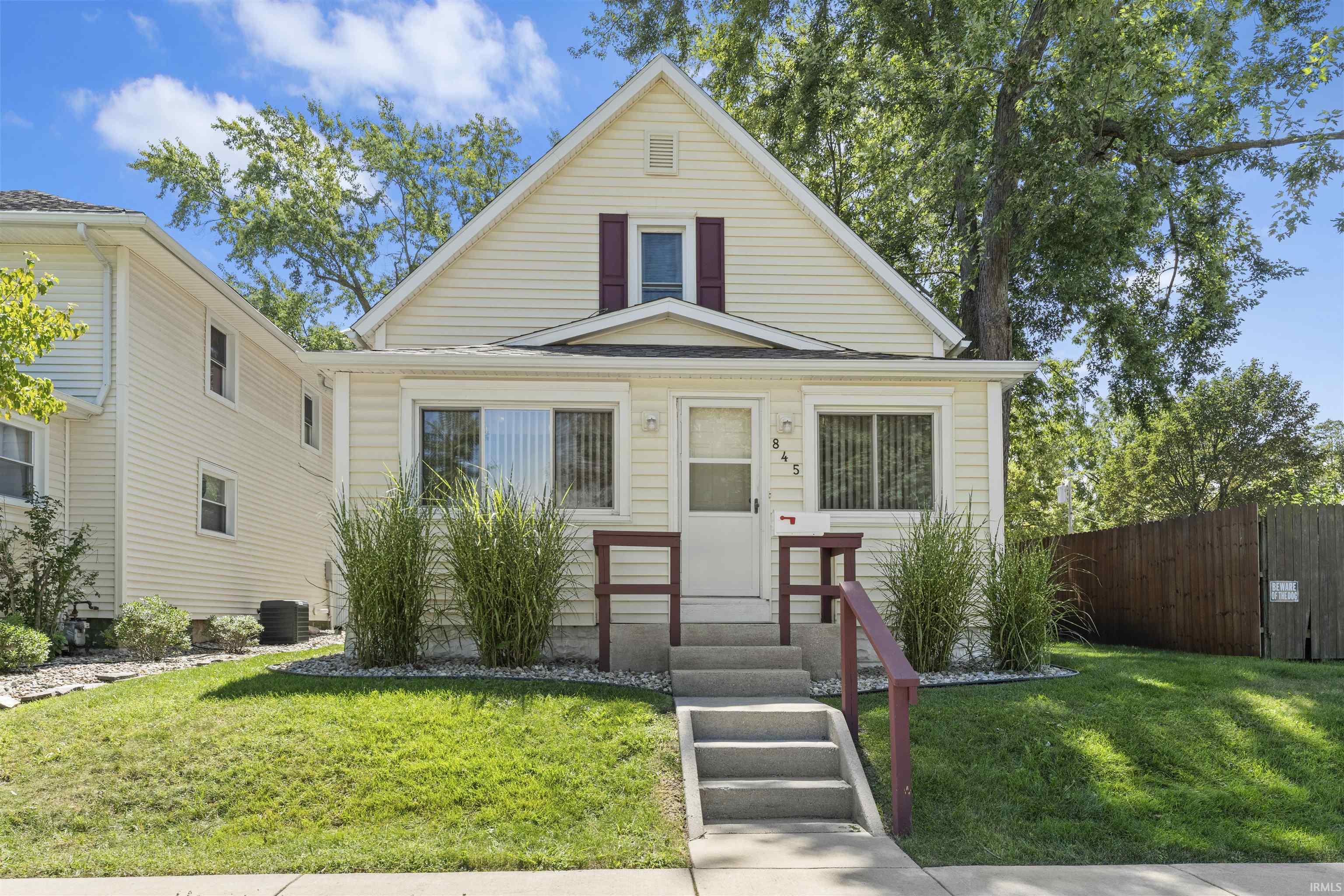 845 E 3rd Street Property Photo 1