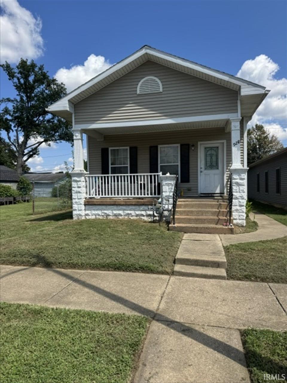 922 Se Eighth Street Property Photo 1