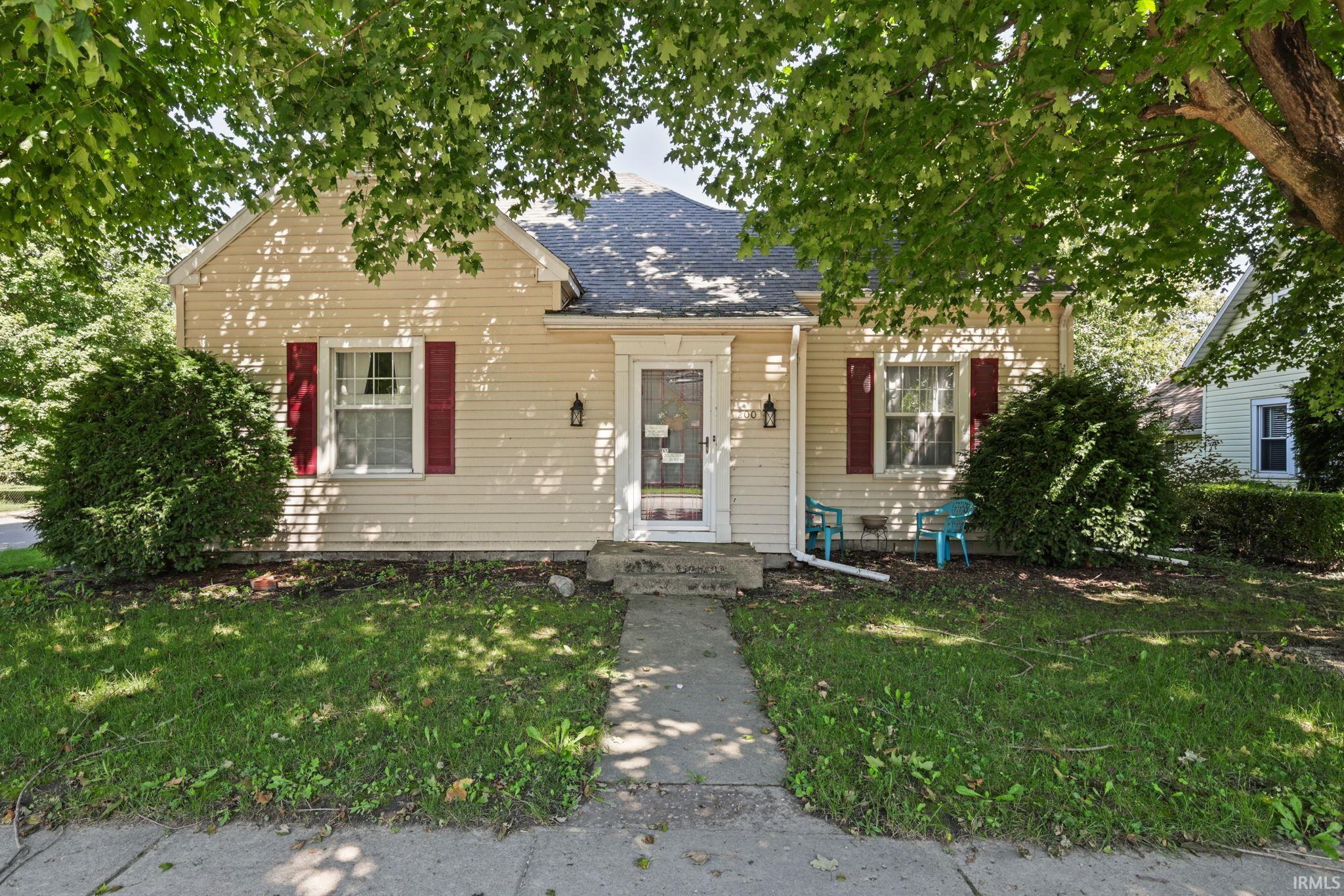 200 E Elm Street Property Photo 1