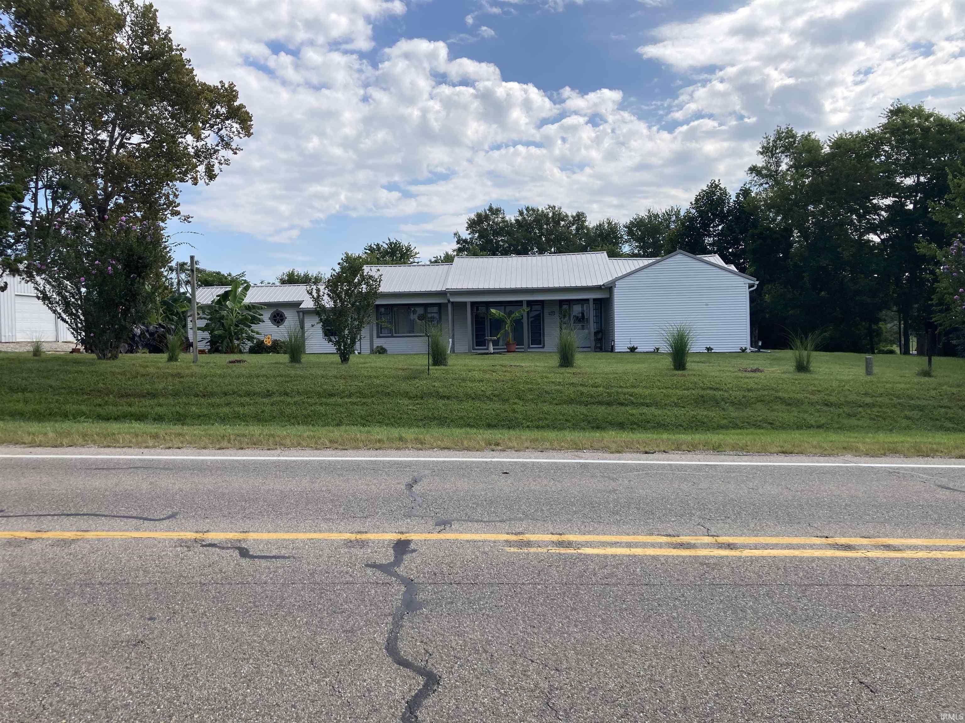 2052 N State Road 61 Road Property Photo 1