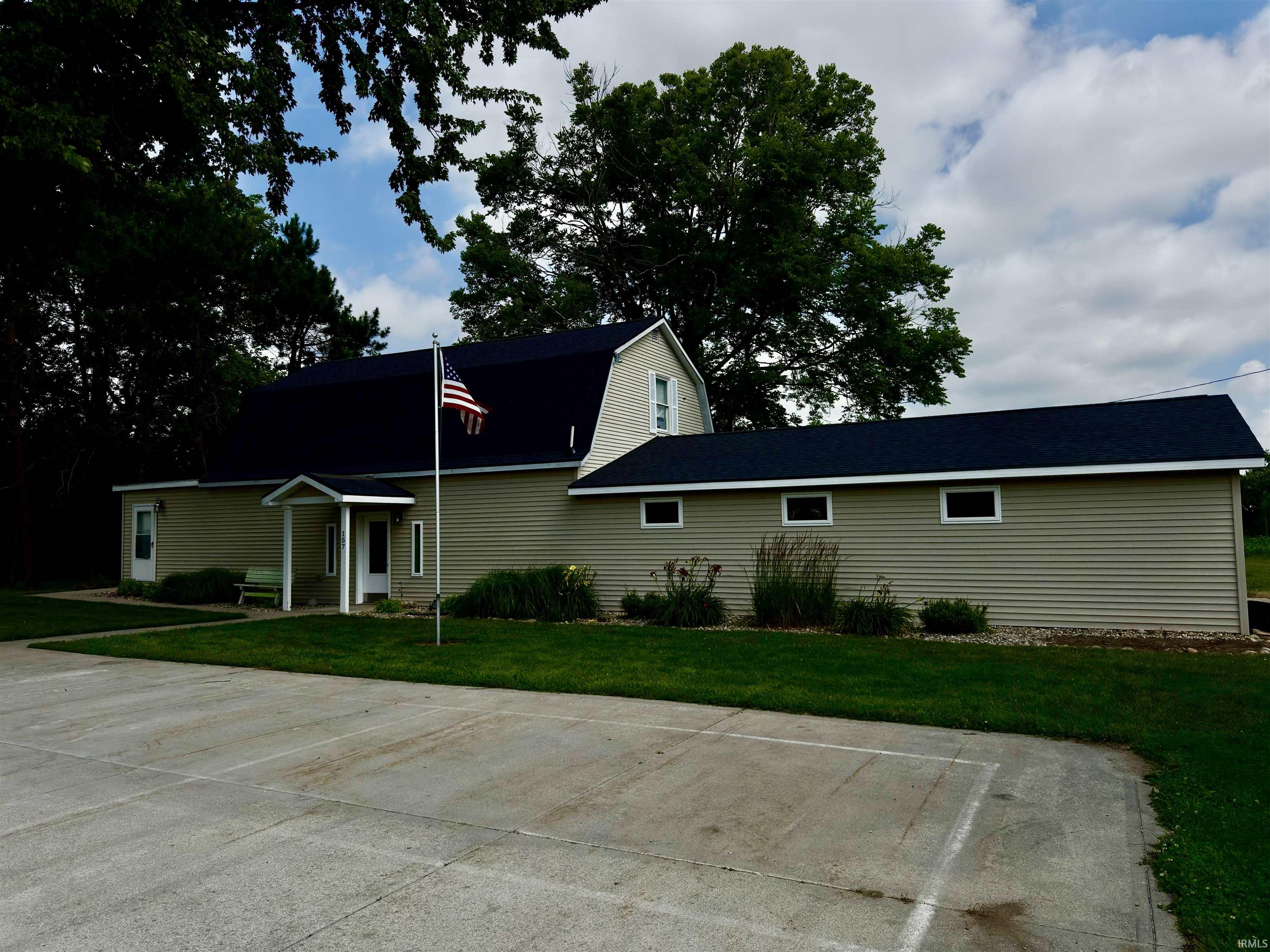 157 N River Road Property Photo 1