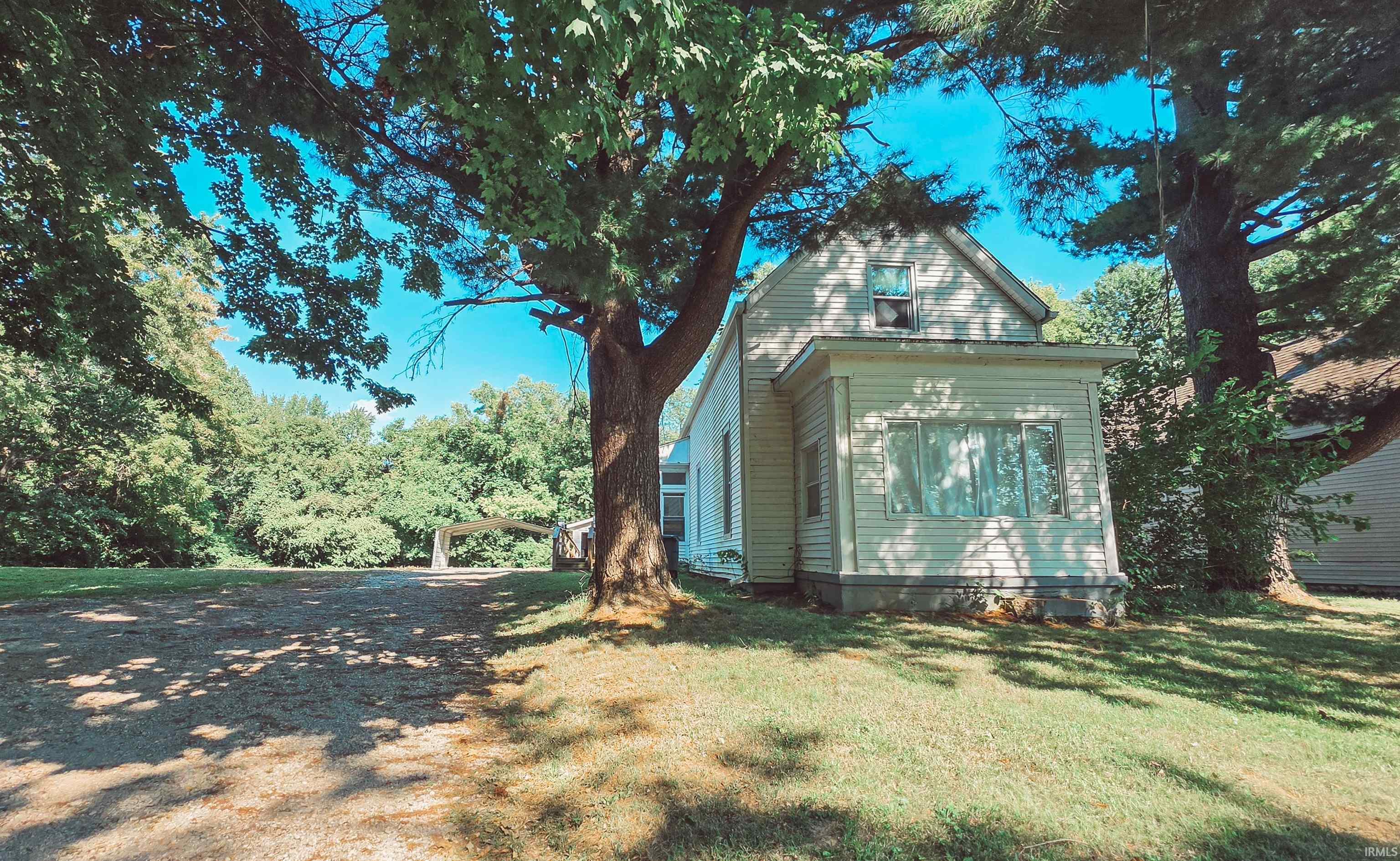4001 Kratzville Road Property Photo 1