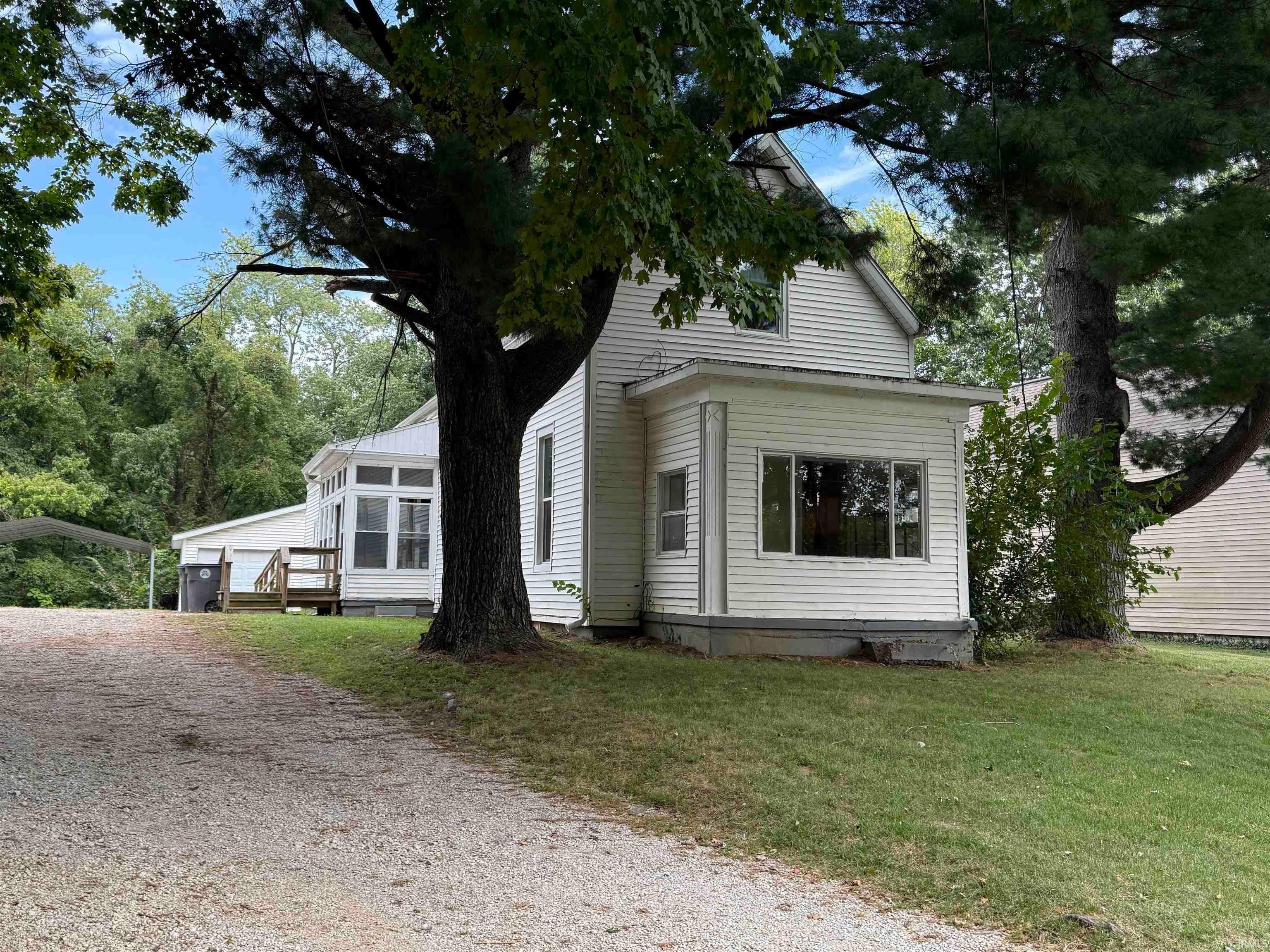 4001 Kratzville Road Property Photo 1