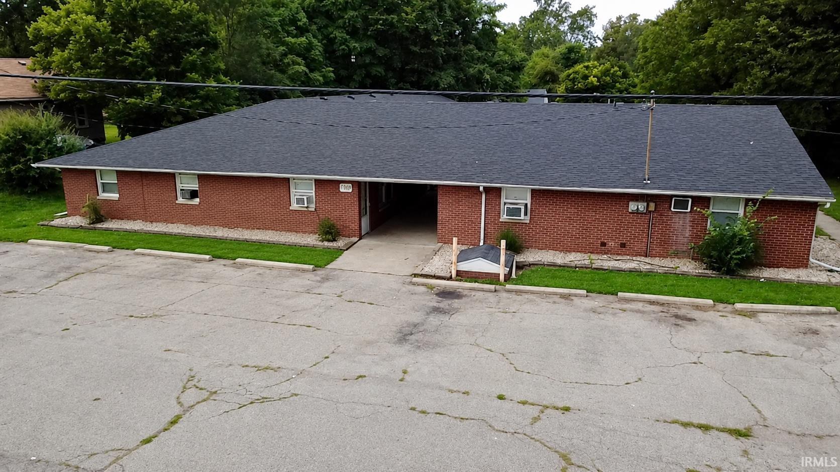 709 S Hutchinson Avenue Property Photo 1