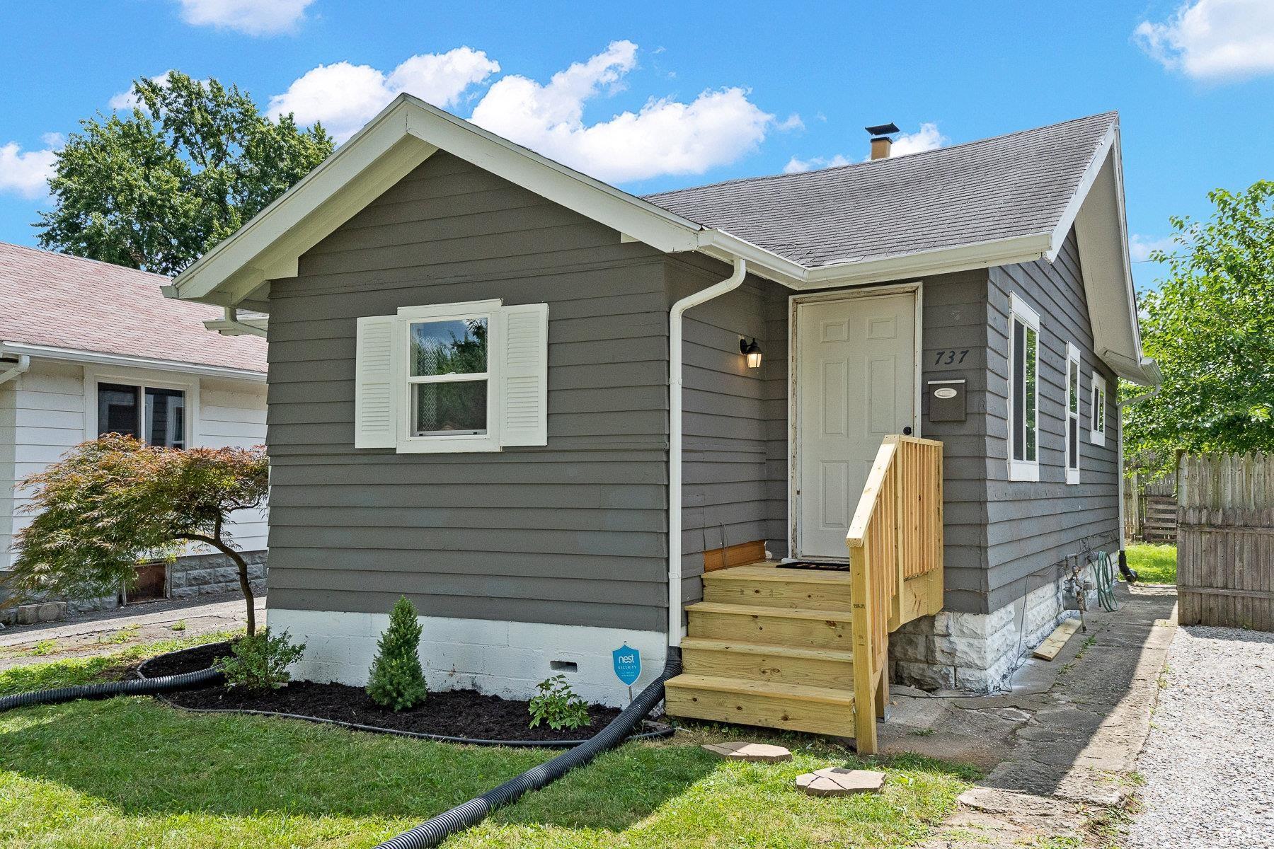 737 Lillian Avenue Property Photo 1